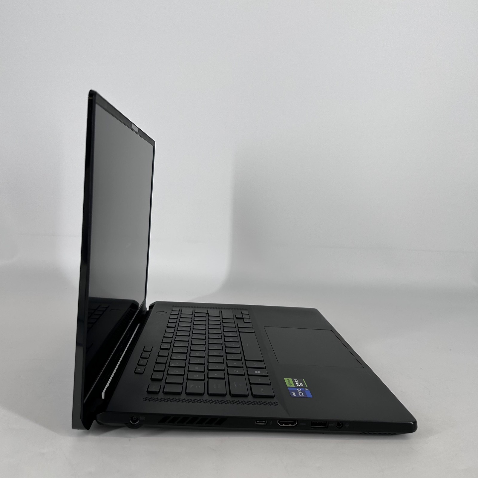 Asus ROG Zephyrus M16 GU604 240Hz QHD+ i9-13900H 16GB 1TB RTX 4070 BAD USB PORTS