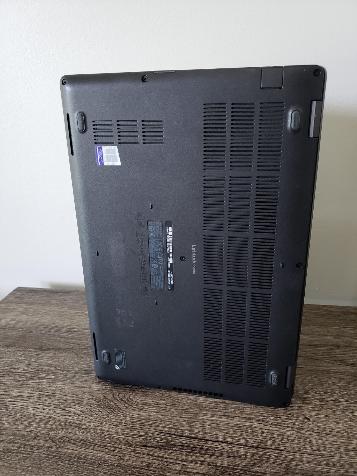 A lot of three(3) Dell Latitude 5400 128GB SSD, Intel Core i5 8th Gen., 8GB)