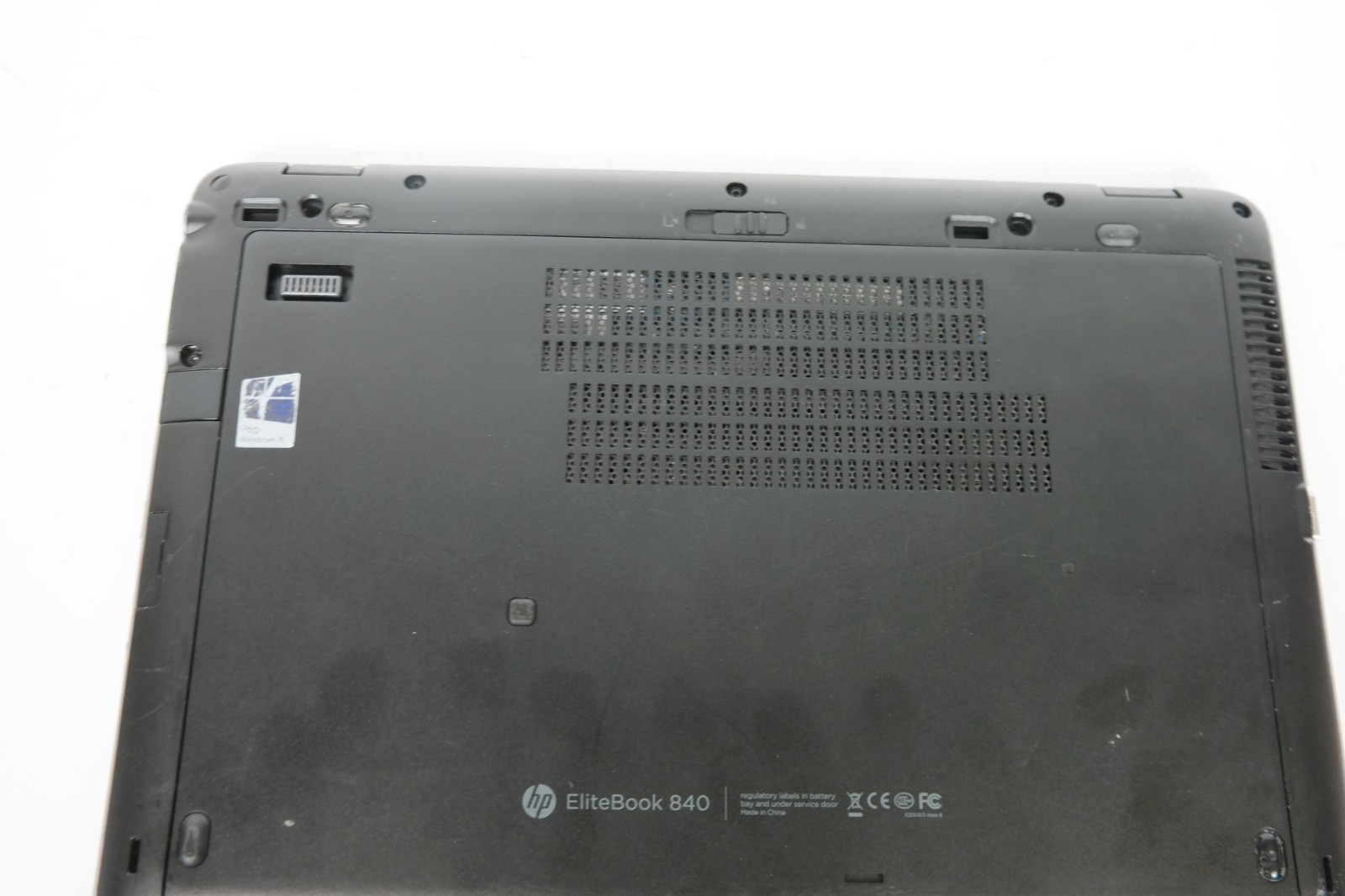 HP EliteBook 840 G2- intel i5 – 4GB RAM – 250GB HDD – Windows 10 -Damaged Screen