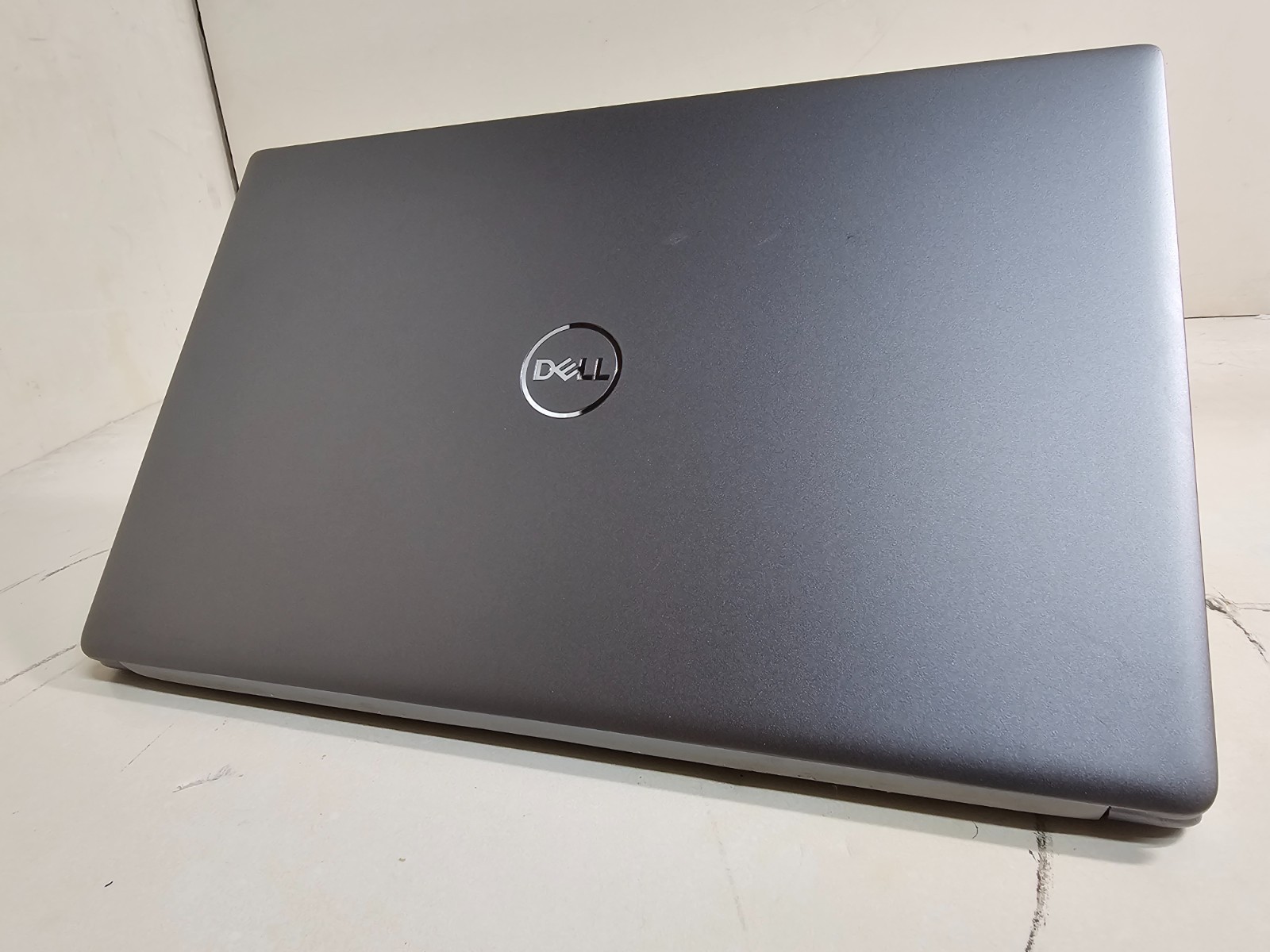 Dell Latitude 3301 Laptop – 1.8 GHz i7-8565U 8GB 256GB SSD Wi-Fi Cam 13.3″ – SP1