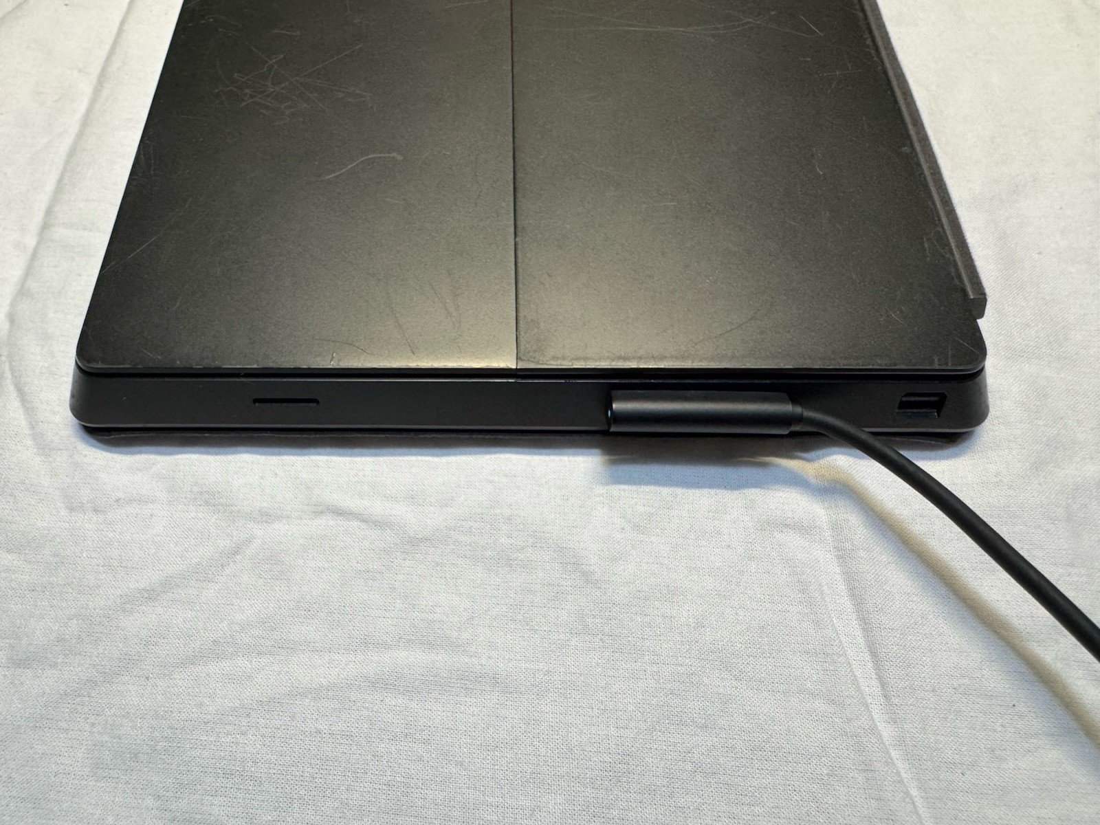 Microsoft Surface 1 i5-3317u 4GB RAM 128GB SSD Win 11 Pro Extras