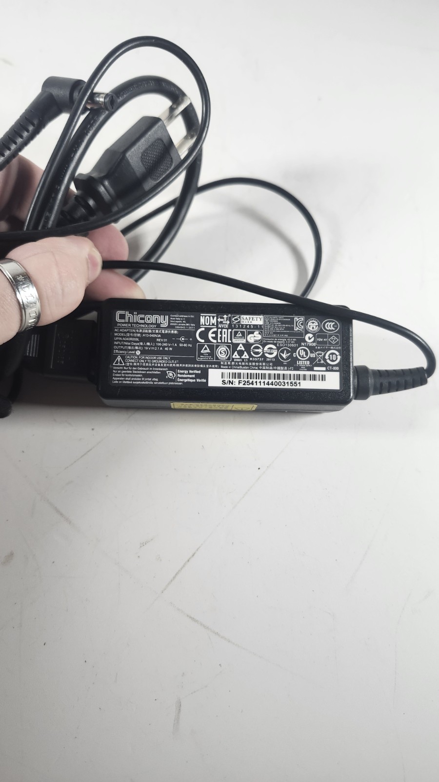 Acer Aspire E5-521-23kh Laptop W/ Adapter Charger Tested Working Windows 10 READ