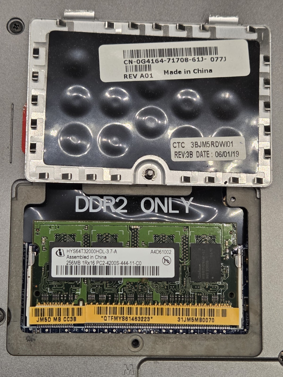 Dell Latitude D610 Intel Pentium M 1.73MHz 512Mb RAM, No HD No OS
