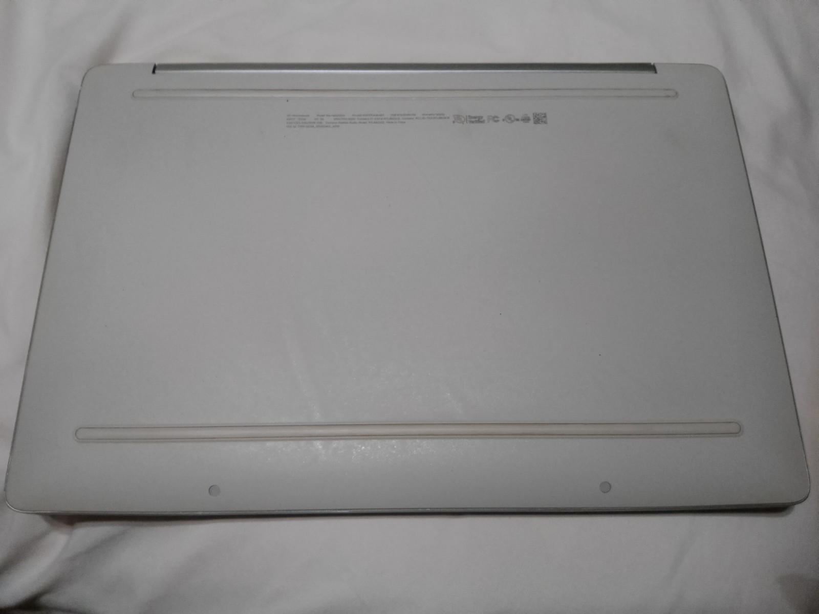 HP Chromebook Intel Core i3 14″ Laptop Silver Chrome OS USB HDMI Wi-Fi