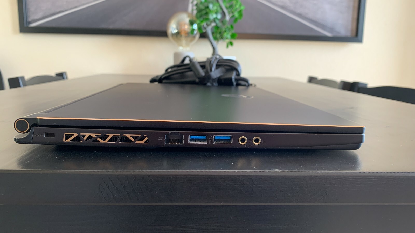 MSI GS65 Stealth 9se 15.6 inch 240HZ (512GB, Intel Core i7 9th Gen., 2.60GHz