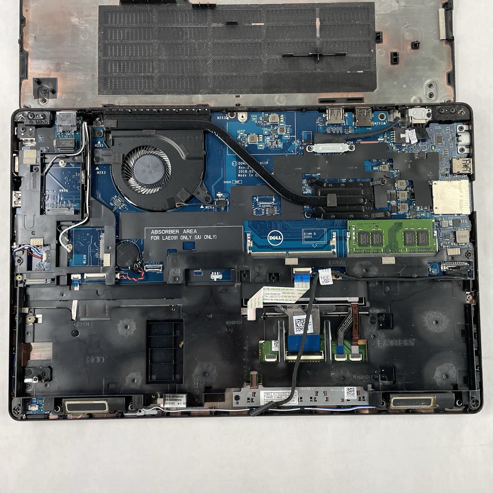 Dell Latitude 5590 15.6″ i5-8250U 1.6 GHz 8GB RAM No SSD No OS – Bad Corner READ