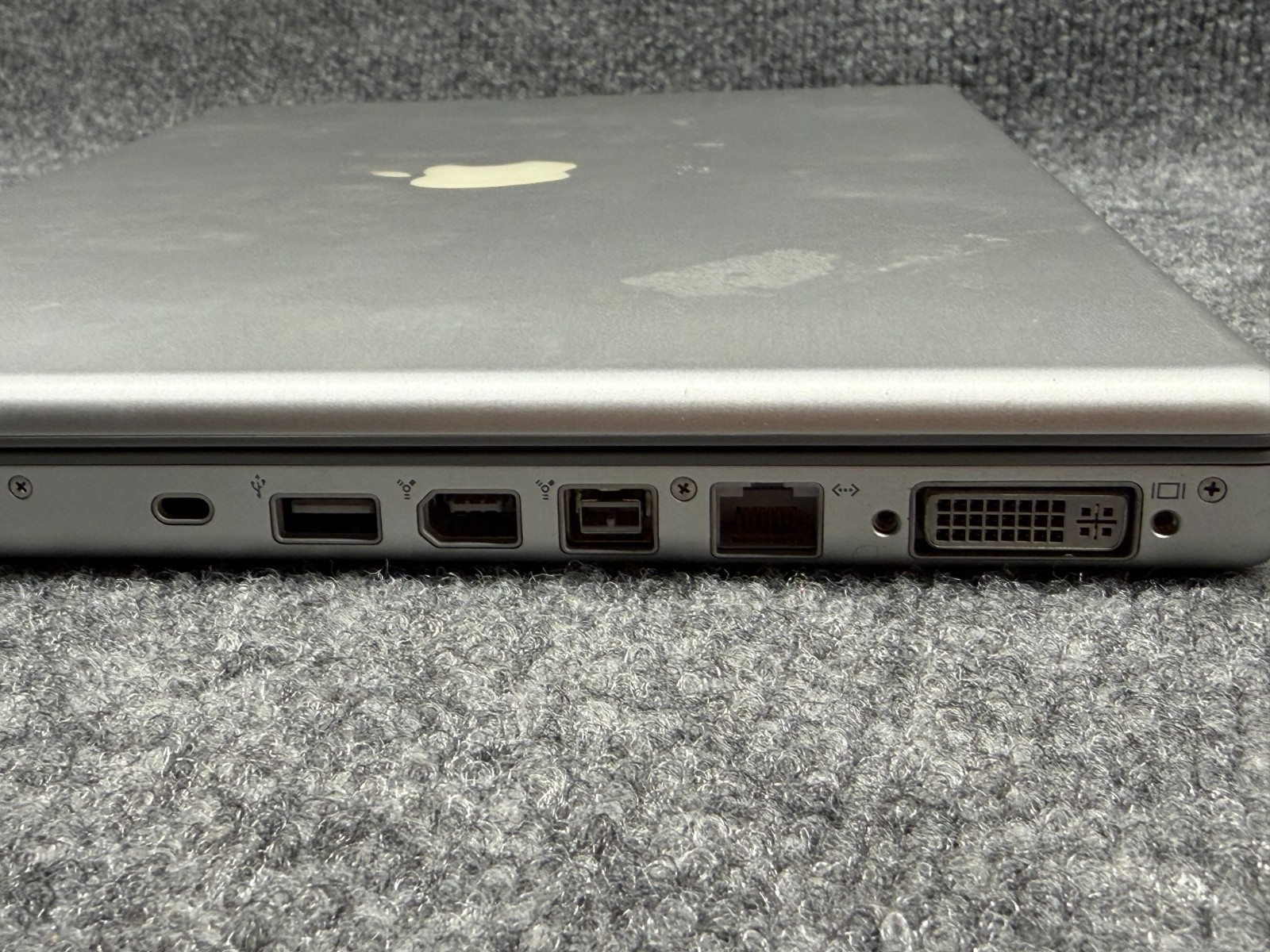 Apple MacBook Pro A1226 15″ Laptop Core 2 Duo T7800 2.60GHz 2GB RAM 200GB HDD