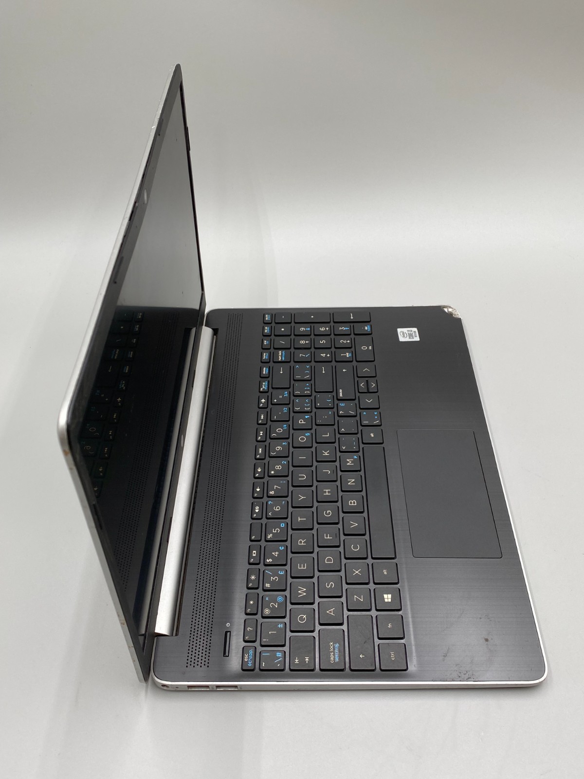 HP 15-DY1008CA 15.6″ i3-1005G1 1.2GHz 256GB SSD 16GB DDR4 Silver Laptop C/READ