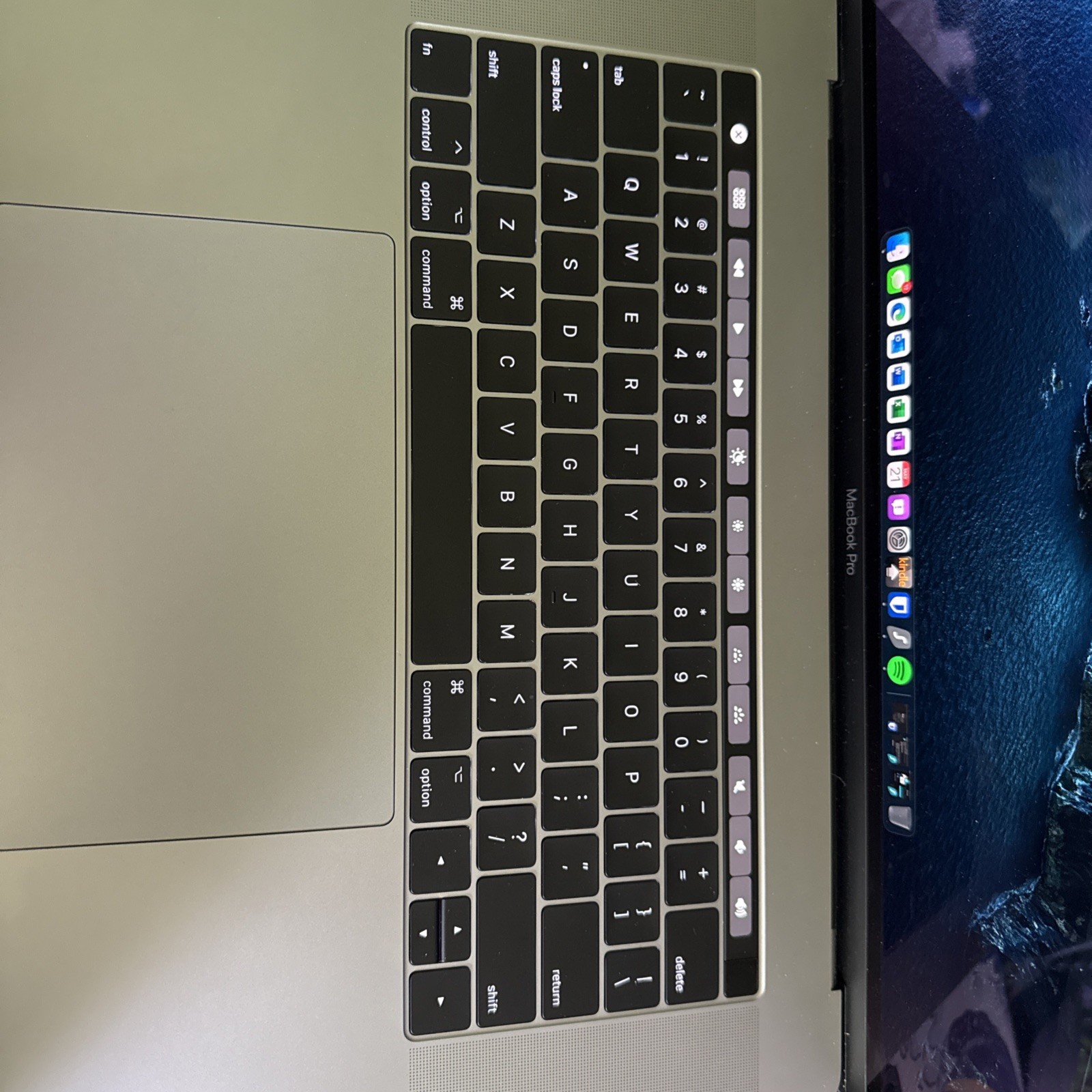 APPLE MACBOOK PRO 15″ TOUCH/MID-2017 CORE I7-7700HQ 2.8GHZ 16GB RAM 500GB SSD