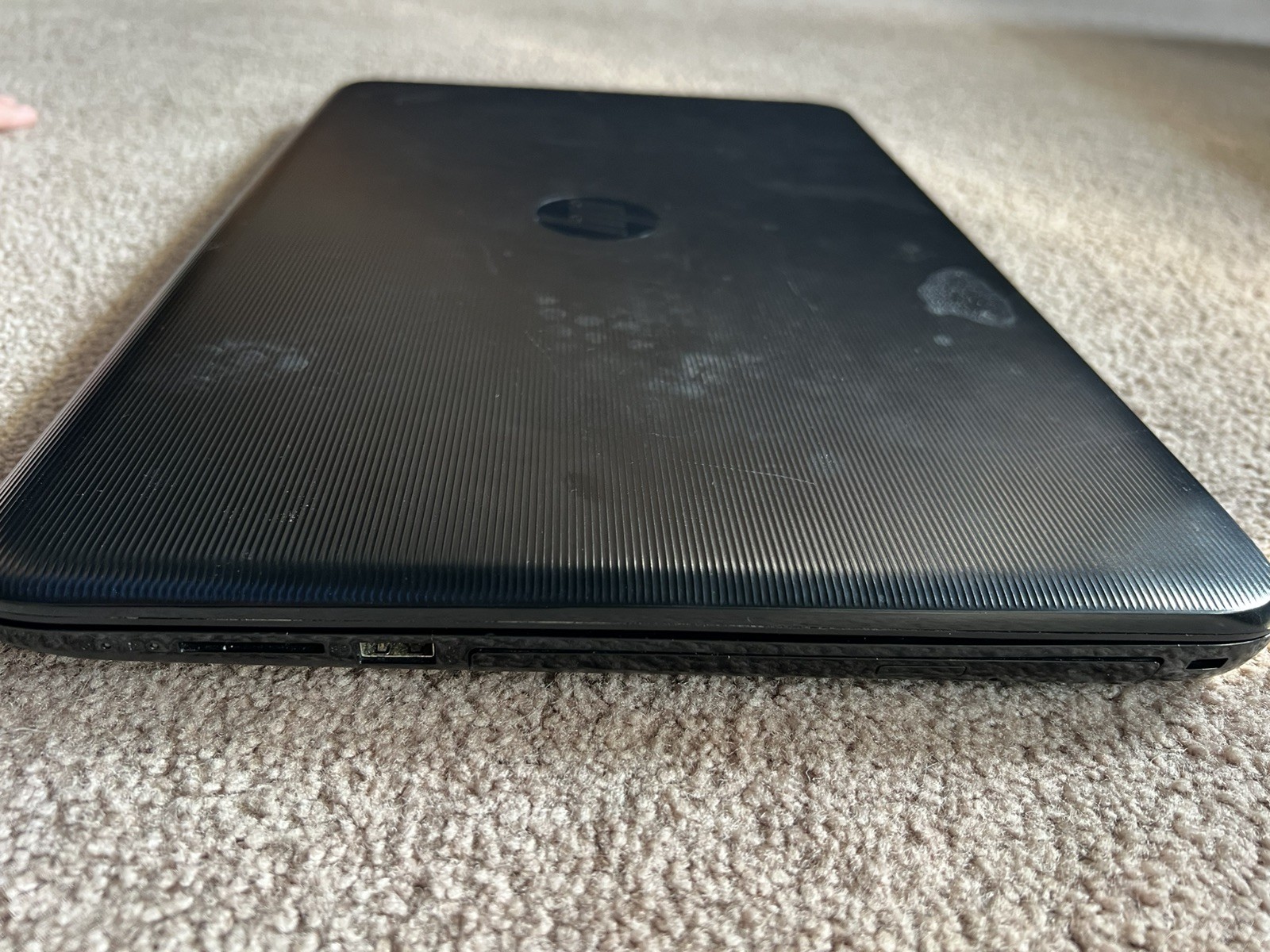 HP 15-Series Laptop | For Parts or Repair | 15.6″ Screen | No Hard Drive