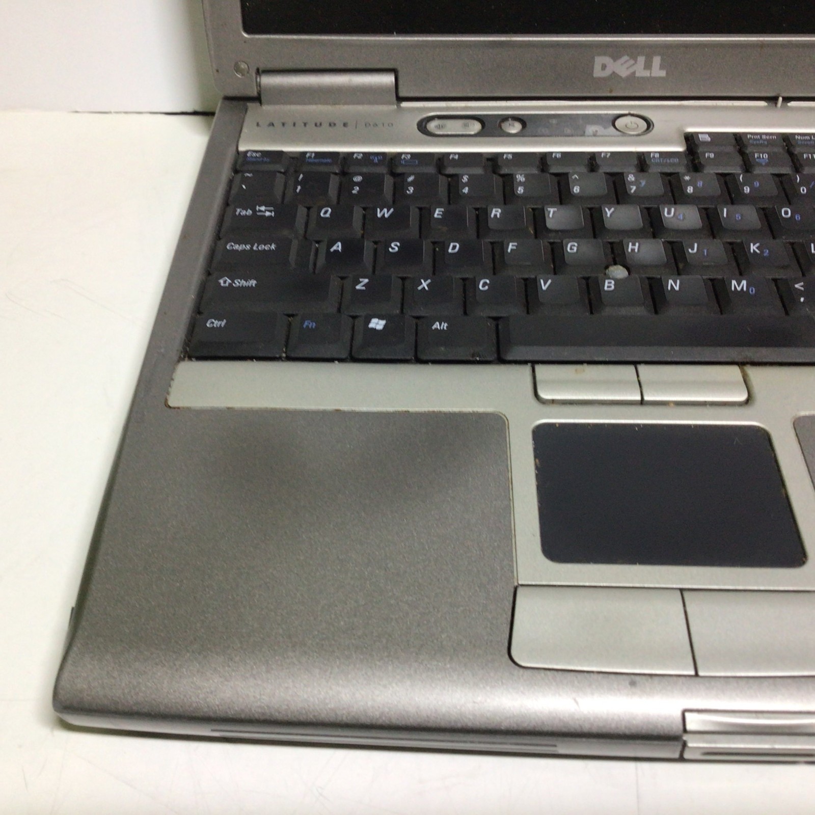 Dell Latitude D610 w/ Pentium M 1.86GHz, 2GB DDR2 RAM, 40GB HDD – No Charger/OS