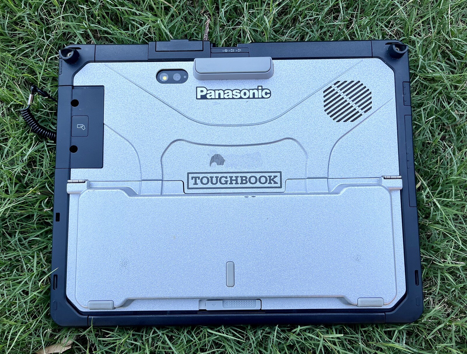 Panasonic Tough Tablet CF-33 12.1″ Touch 2.60GHz Core i5-7300U 8GB RAM 256GB SSD