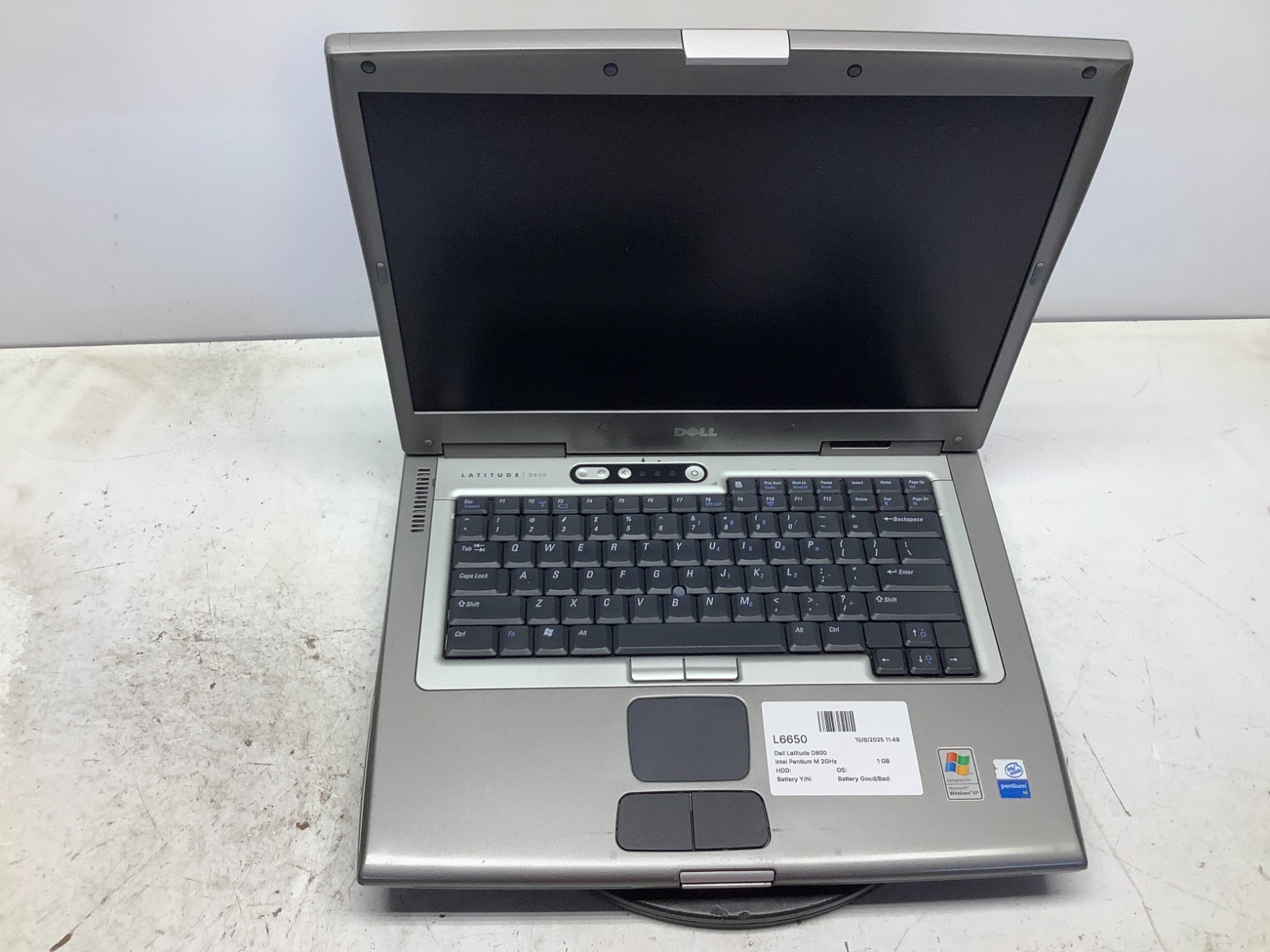 Dell Latitude D800 Intel Pentium M 2GHz 1 GB NO HDD Nvidia GeForce FX5200