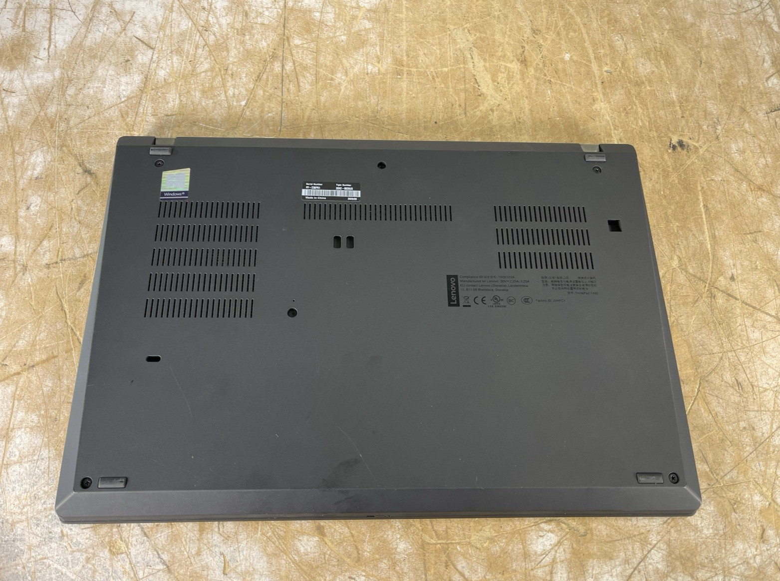 LENOVO THINKPAD T490 i7-8565U @ 1.80GHz, 16GB RAM, NO HDD/OS