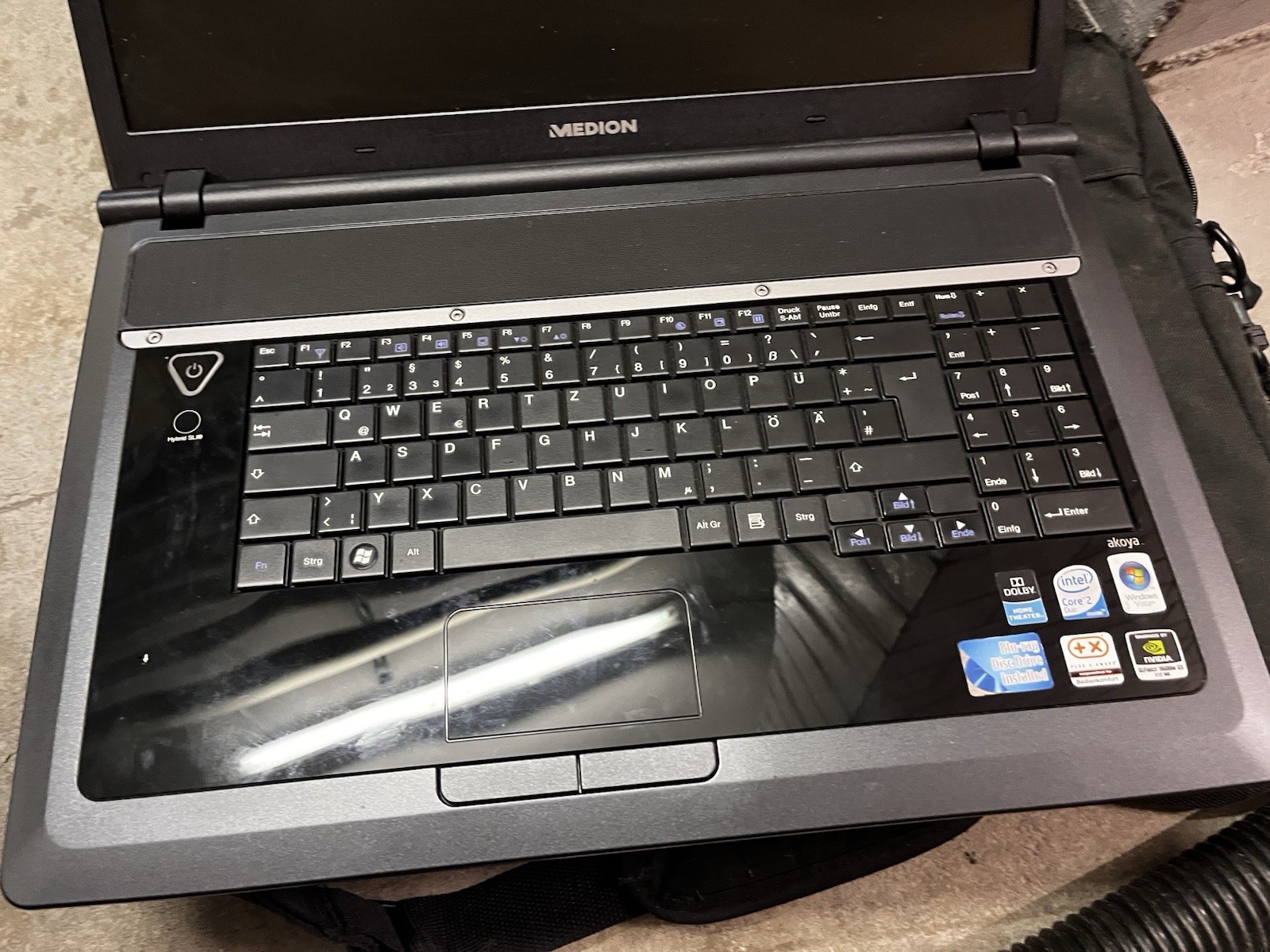 Medion Akoya P8610 Laptop – Complete