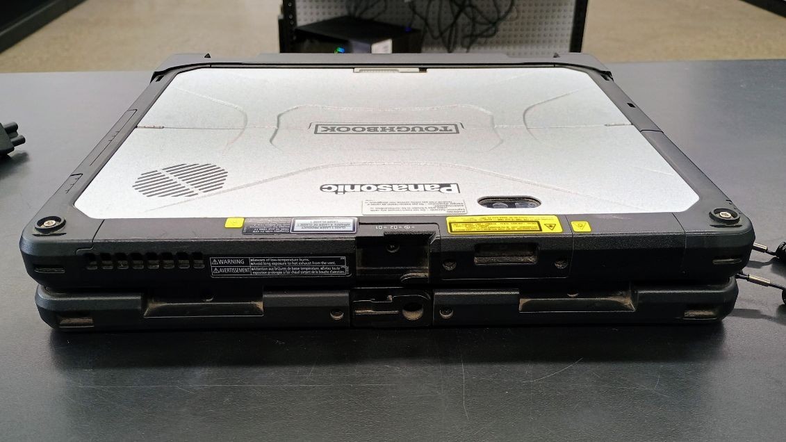 Panasonic Toughbook CF-33 – i5-10310u – 16GB Ram – 512GB SSD – Win 11 Pro -Read