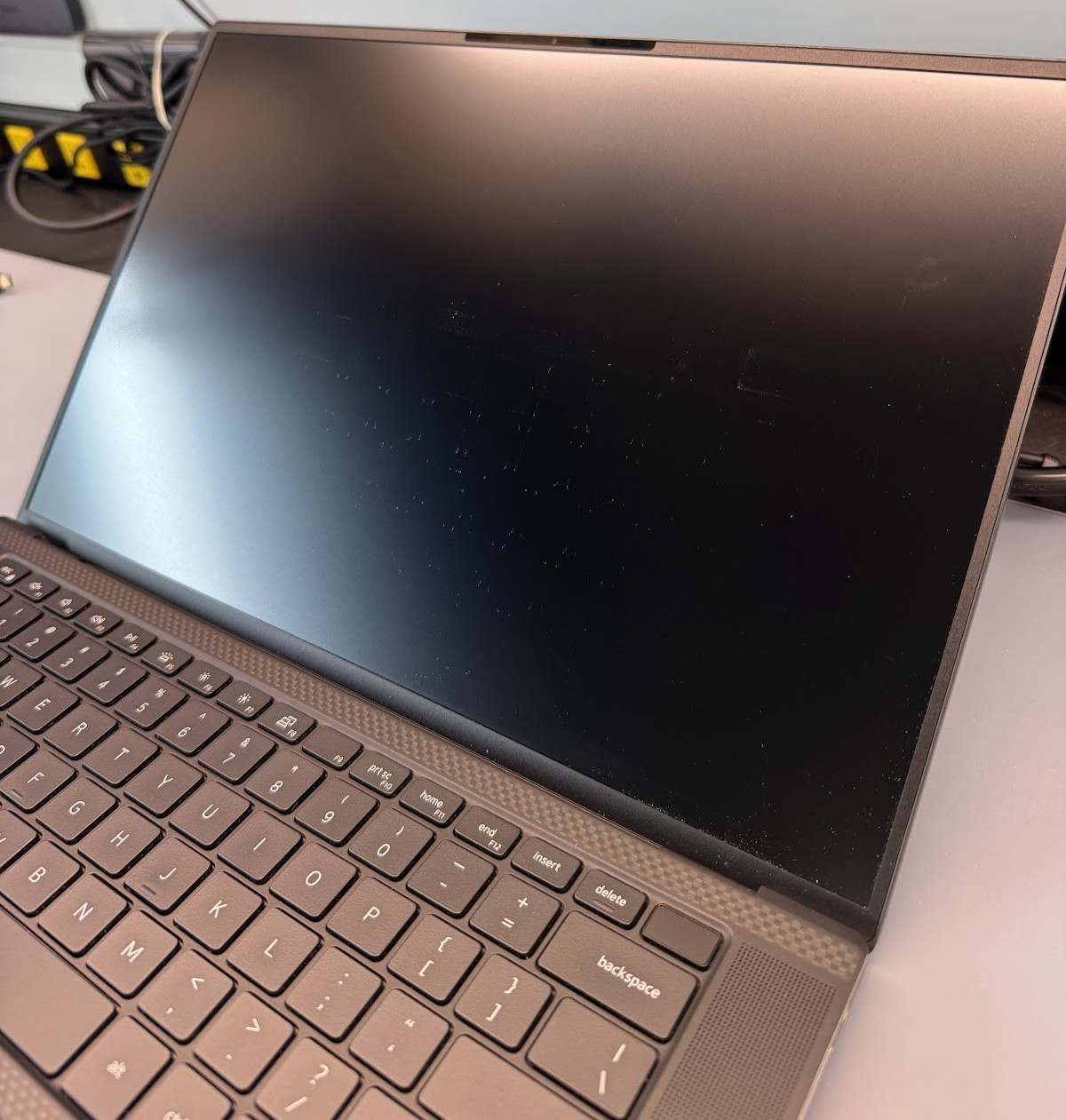 DELL PRECISION 5570 15″ I9-12900H 2TB SSD 32GB RAM WIN11 RTX A2000 8GB LAPTOP C