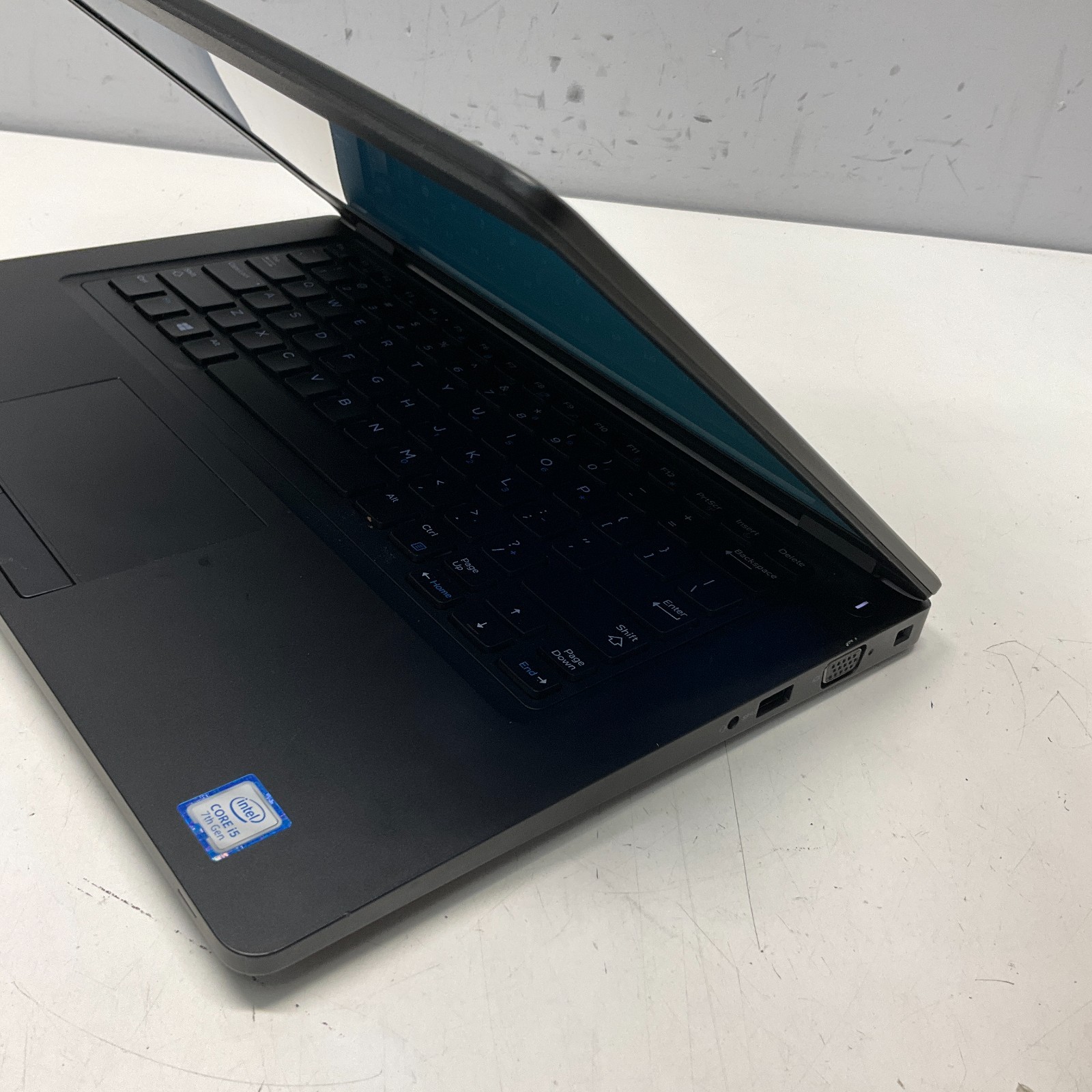 Dell Latitude 5490 Intel Core i5-7300U 2.60GHz 8GB 256GB Windows 10 Pro Laptop