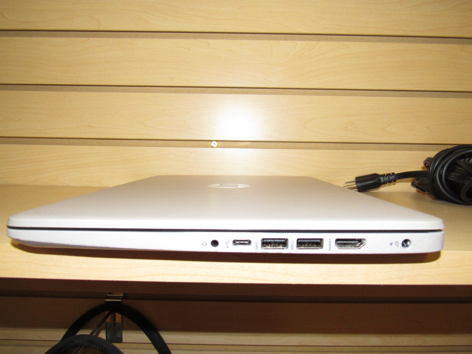 HP Laptop 14-DQ3240NR 14″