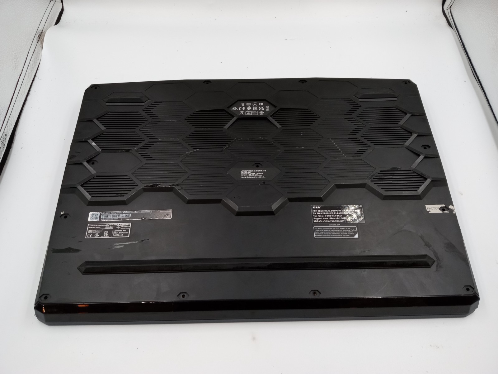 MSI GE76 Raider 11UE-1056US Intel i7-11800H Nvidia RTX 3060 – FOR PARTS – READ!