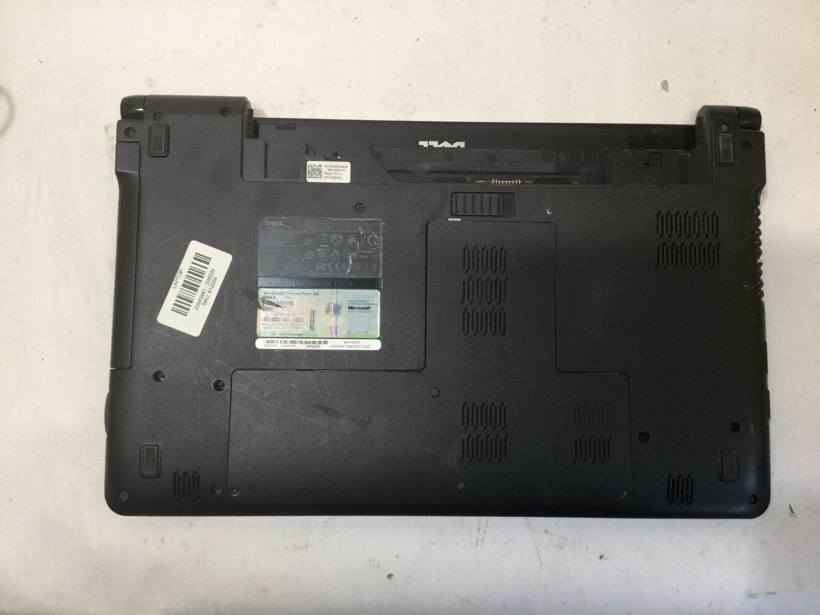 DELL INSPIRON 1564 – INTEL I3 – 4GB RAM – BROKEN SCREEN – FOR PARTS – READ = BB!