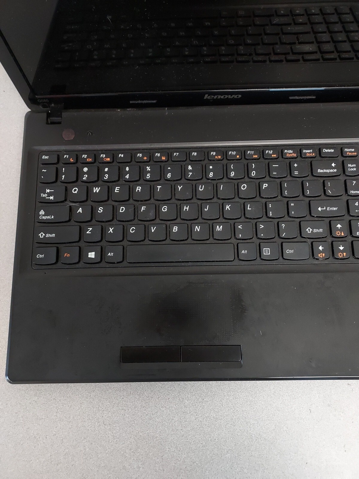 Lenovo G585 Laptop – AMD E-300 – 2GB RAM – 500GB HDD – WIN 10 HOME – BAD BATT