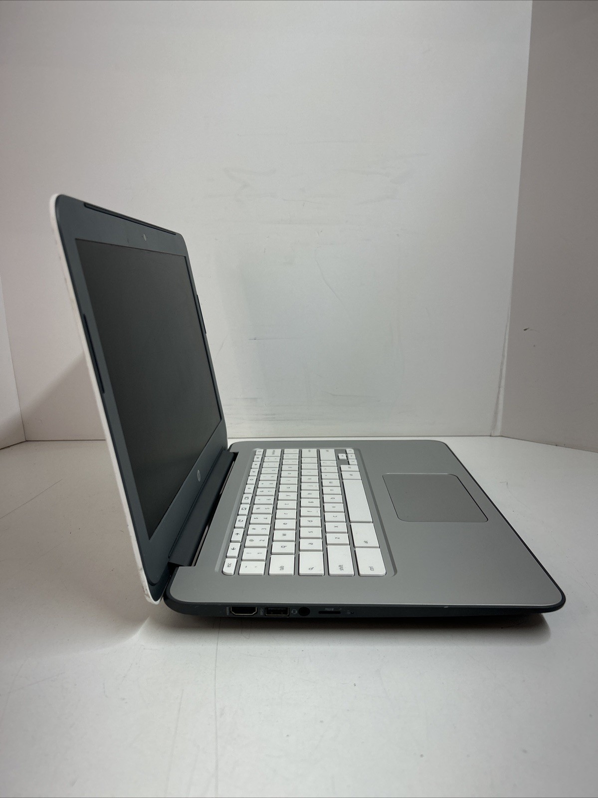 HP Chromebook 14 14-x013dx Intel Celeron 2955u 4GB RAM 16GB eMMC Chrome OS