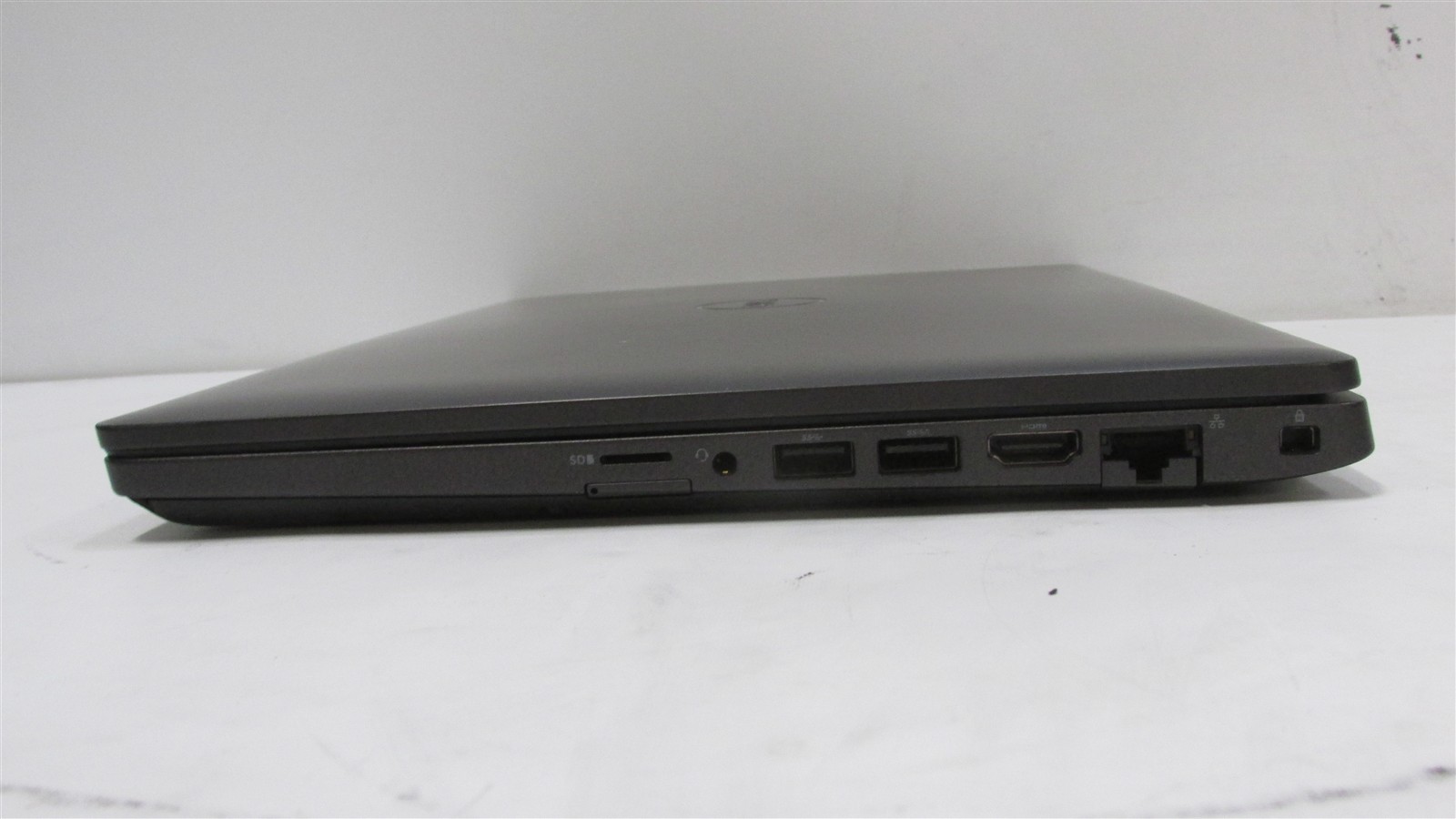 Dell Latitude 5400 i5-8365U 1.6GHz 8GB RAM 256GB m.2 14″ Windows 11 Pro COSM DMG