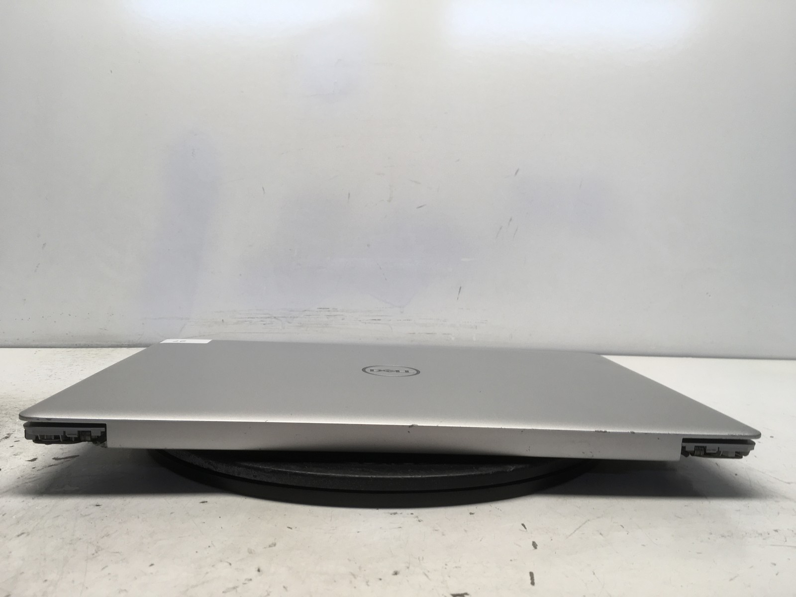 Dell Inspiron 5570 Intel i5-8250U 1.6GHz 8 GB NO HDD No Batt