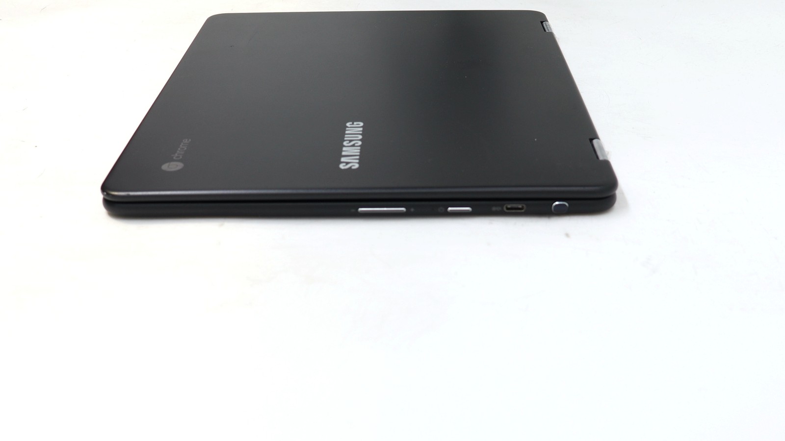 Samsung XE510C24 M3-6Y30 CPU @ 0.90GHZ 4GB 32GB Black 2017 – Used Good