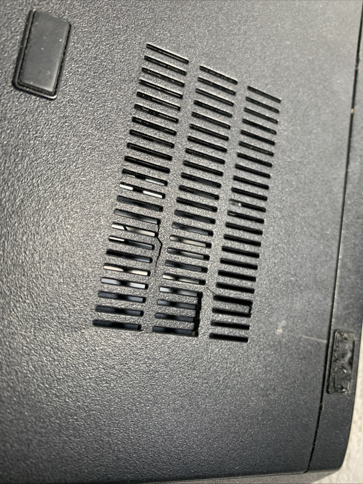 Dell Latitude E5400 Laptop Core 2 Duo CPU 14″ Display No Charger **PARTS ONLY**1