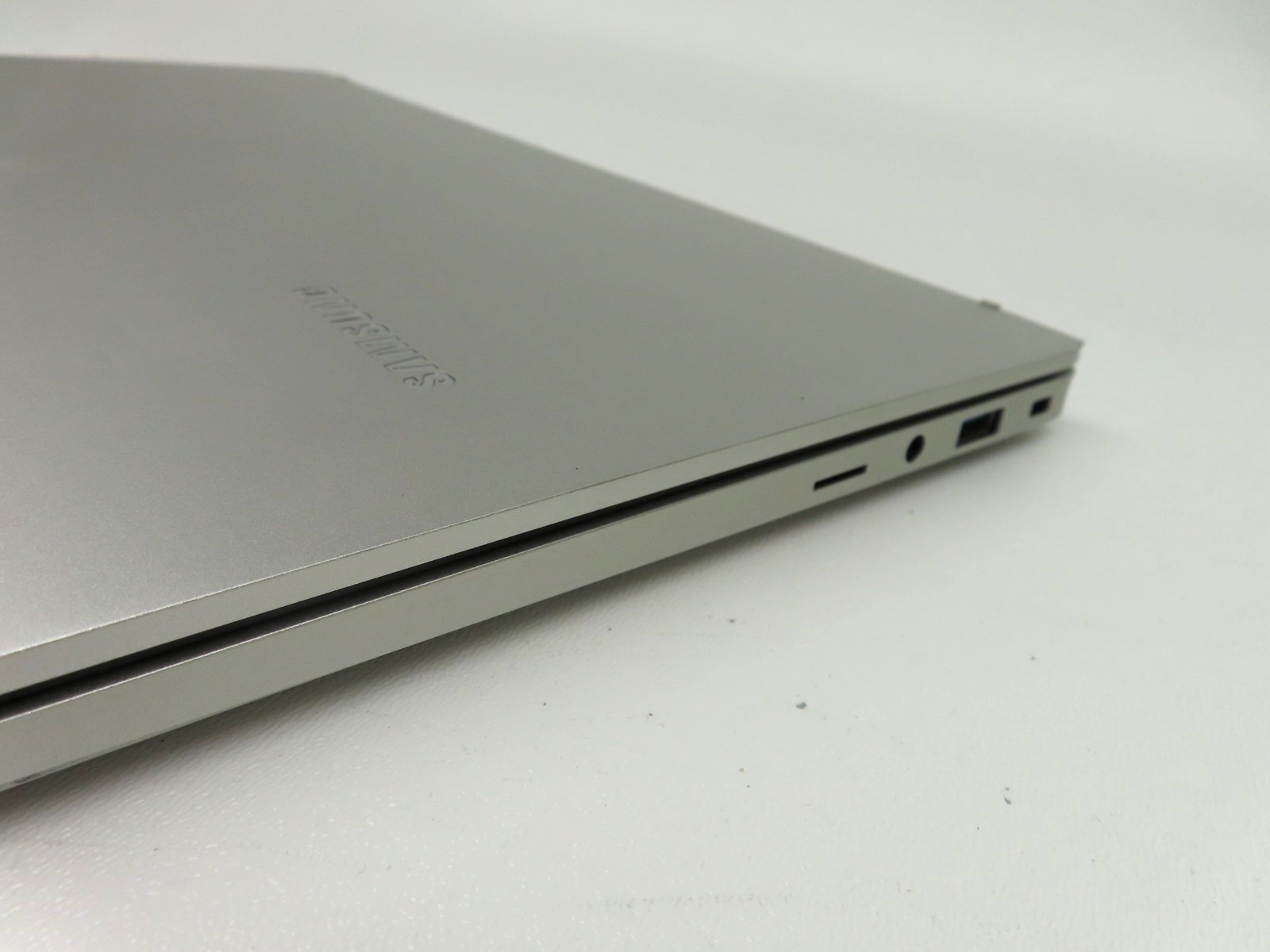 Samsung Galaxy Book NP750TDA 15.6″ Touch Core i5-1135G7 8GB RAM 256GB SSD