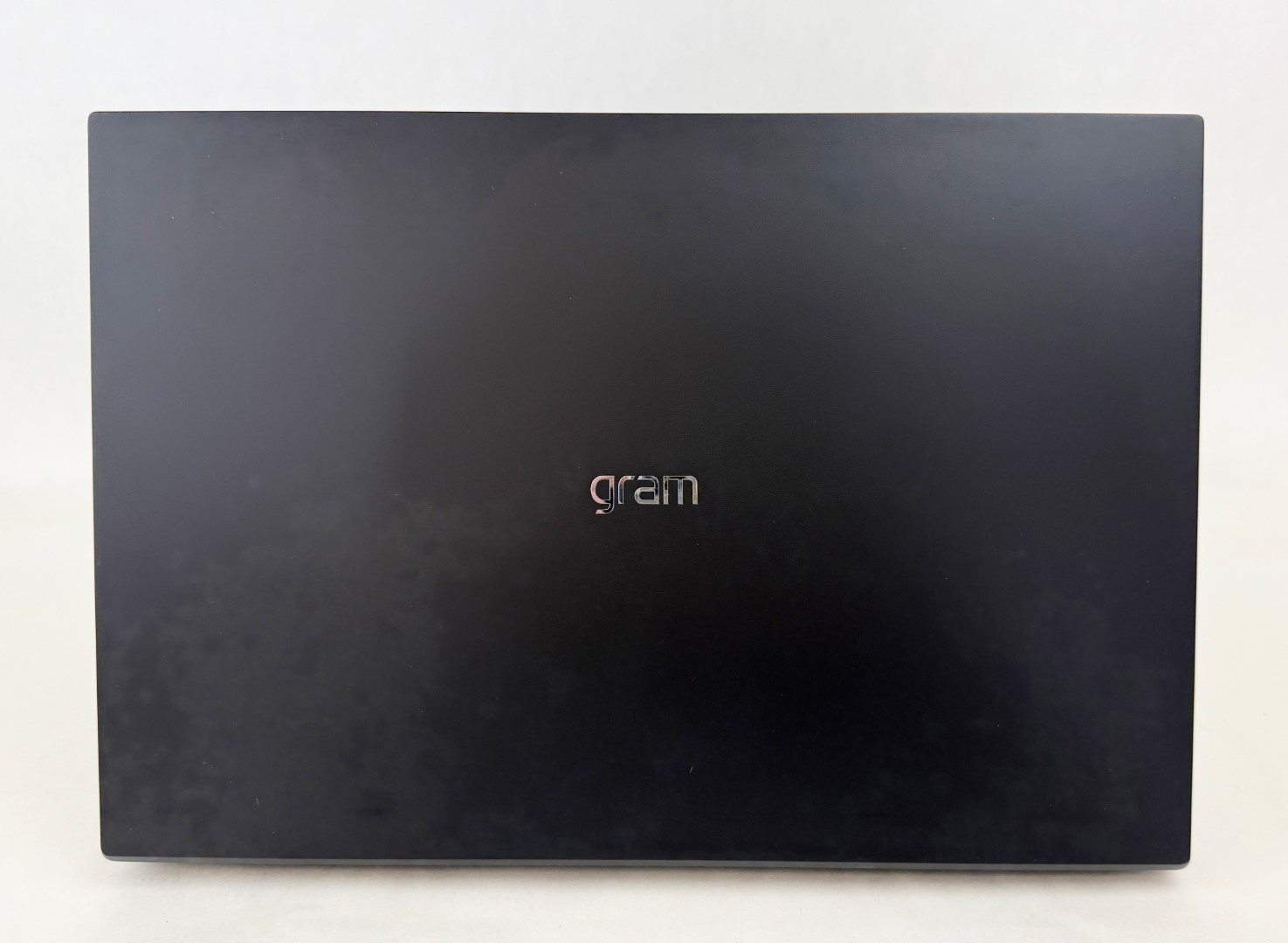 LG Gram 17Z90TL-H.AUB9U1 17″ Touch Core Ultra 9 288V 32GB 2TB SSD W11H