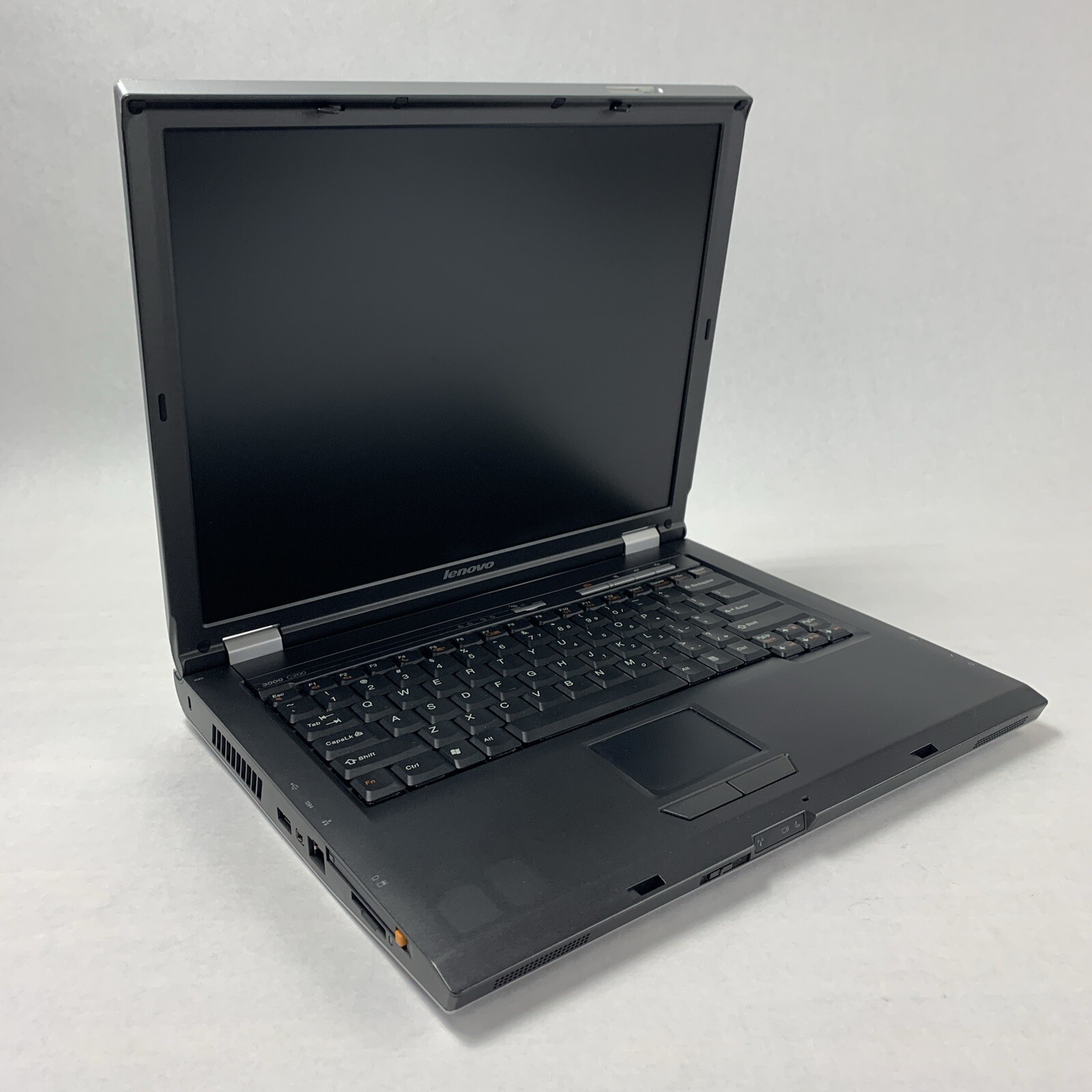 Lenovo 3000 C200 Intel Pentium T2060 1.60GHz 1GB RAM 15″ No Battery No HDD No OS