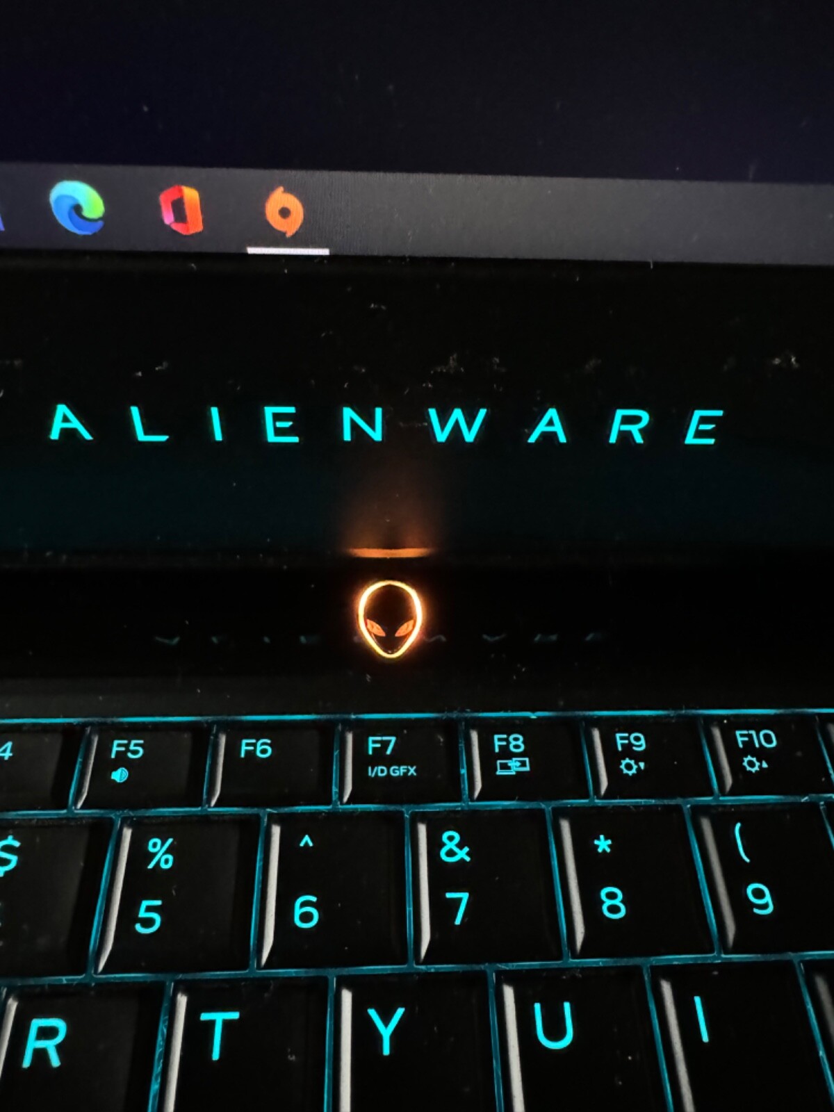 Alienware m15 R3, 15.6″ (512 GB, 16 GB Ram) Gaming Laptop (AWM15-7593BLK-PUS)
