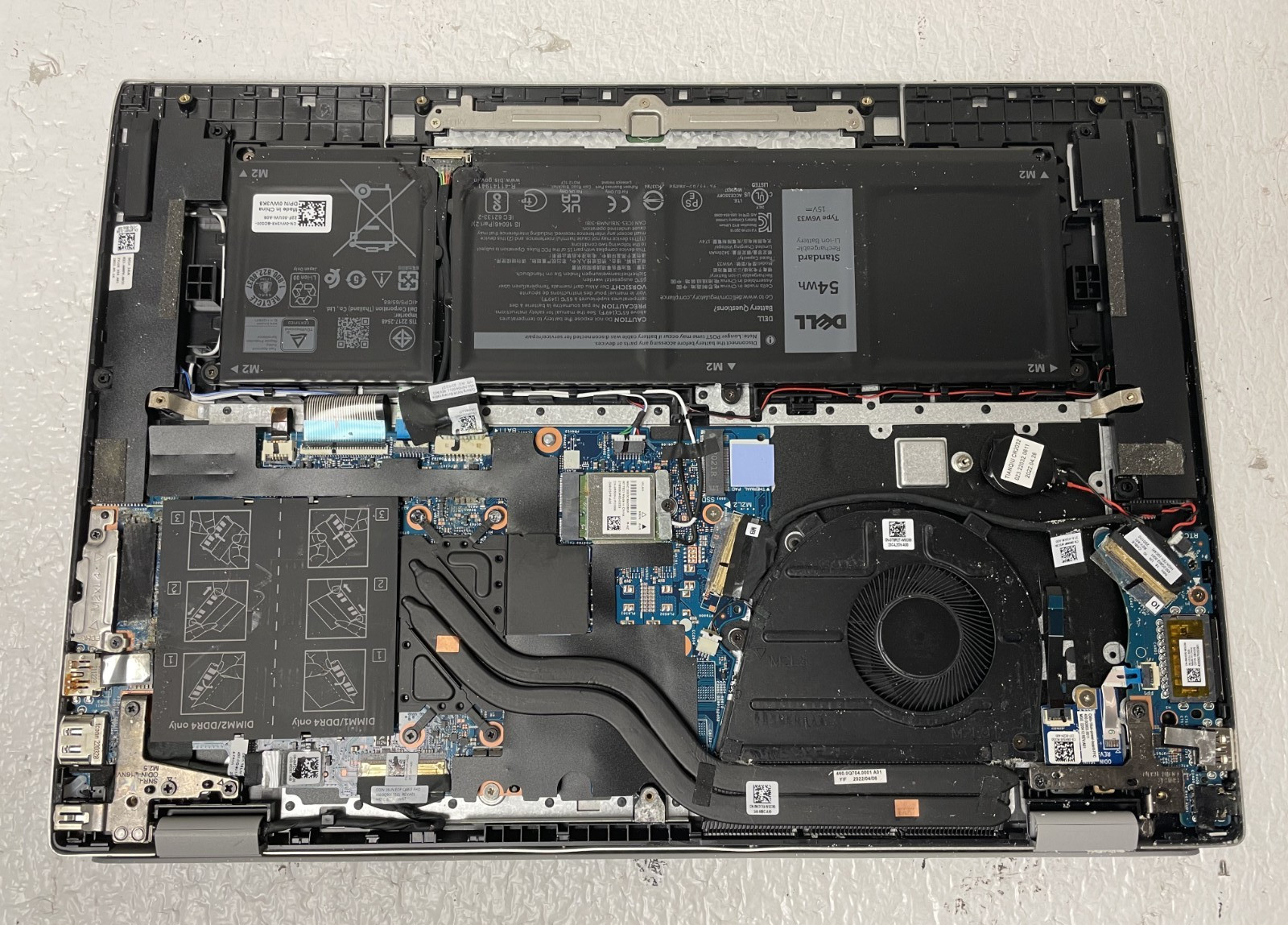 Dell Inspiron 16 5625 AMD RYZEN 7 5825U@2.00GHz 8GB RAM No SSD Parts *READ