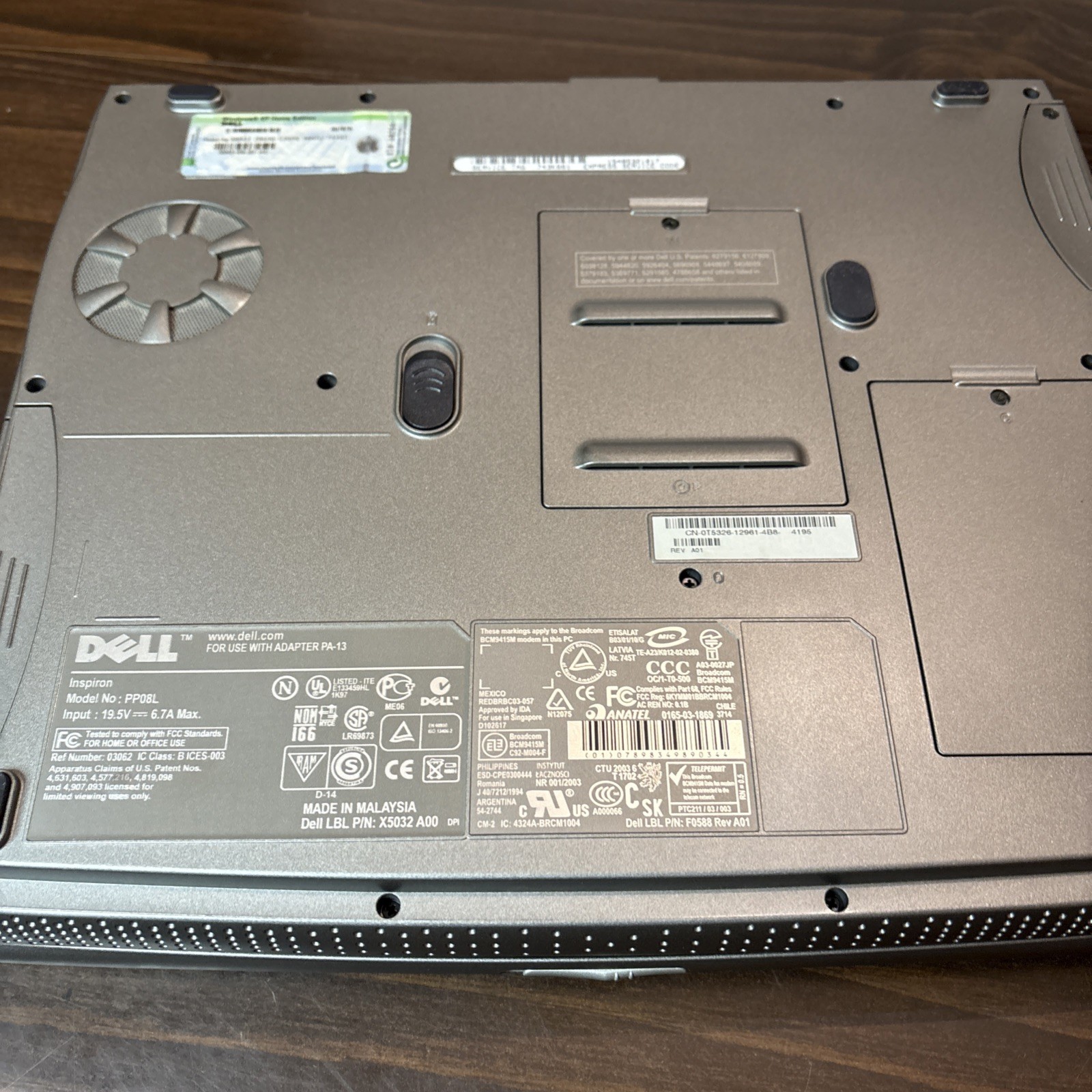 Dell Inspiron 5160 laptop Includes AC Adaptor – For Parts or repair – No start