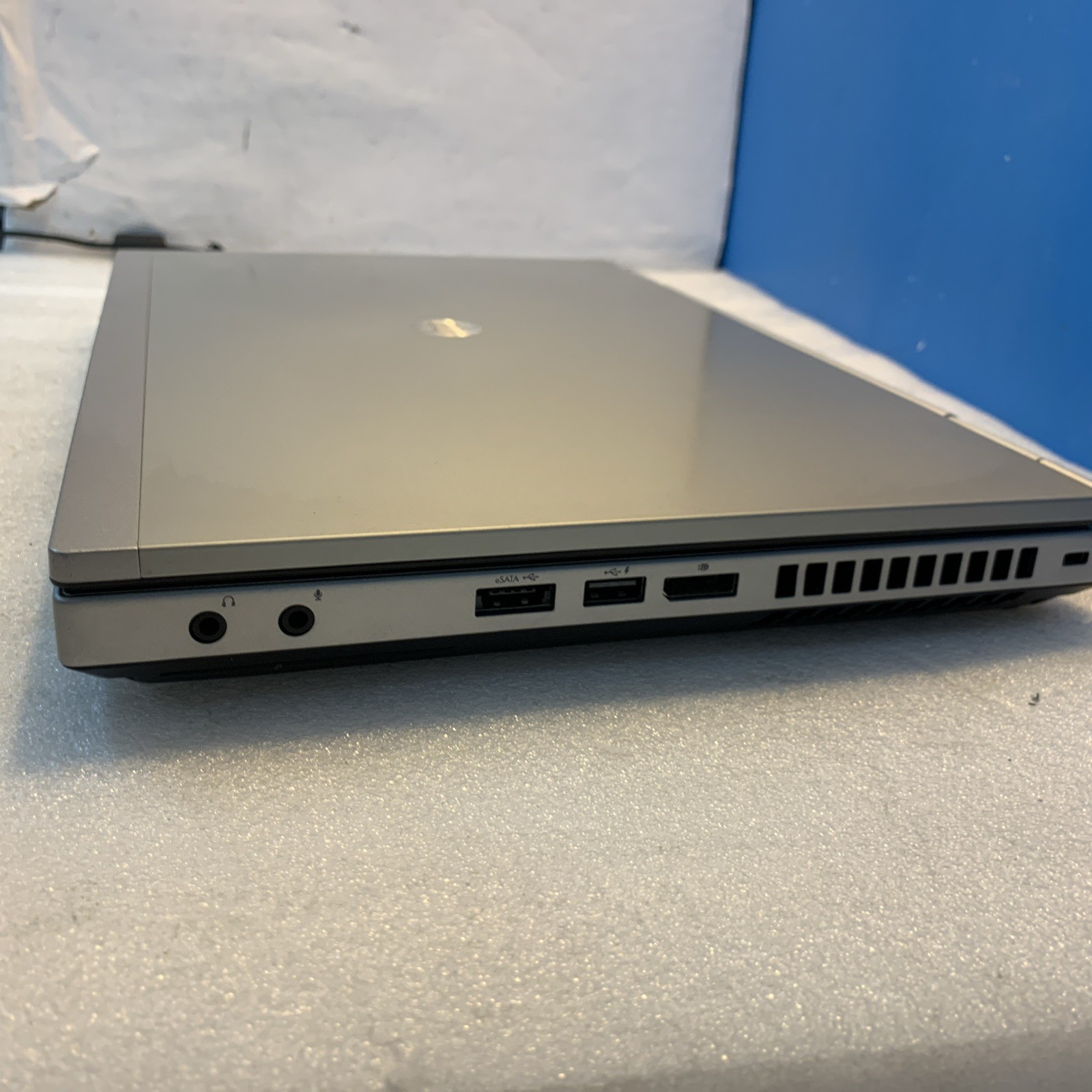 🔥 HP Elitebook 8460p 14″ CPU 4GB FireWire DP WiFi Bluetooth Webcam Win XP SP3