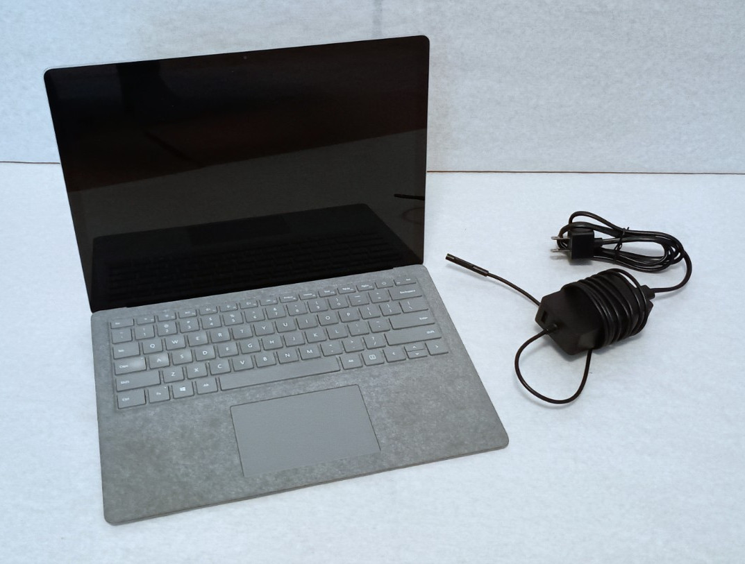 Microsoft Surface 13.5″ Laptop – 238GB SSD, Intel Core i5 1.70 GHz, 16GB, Win 11