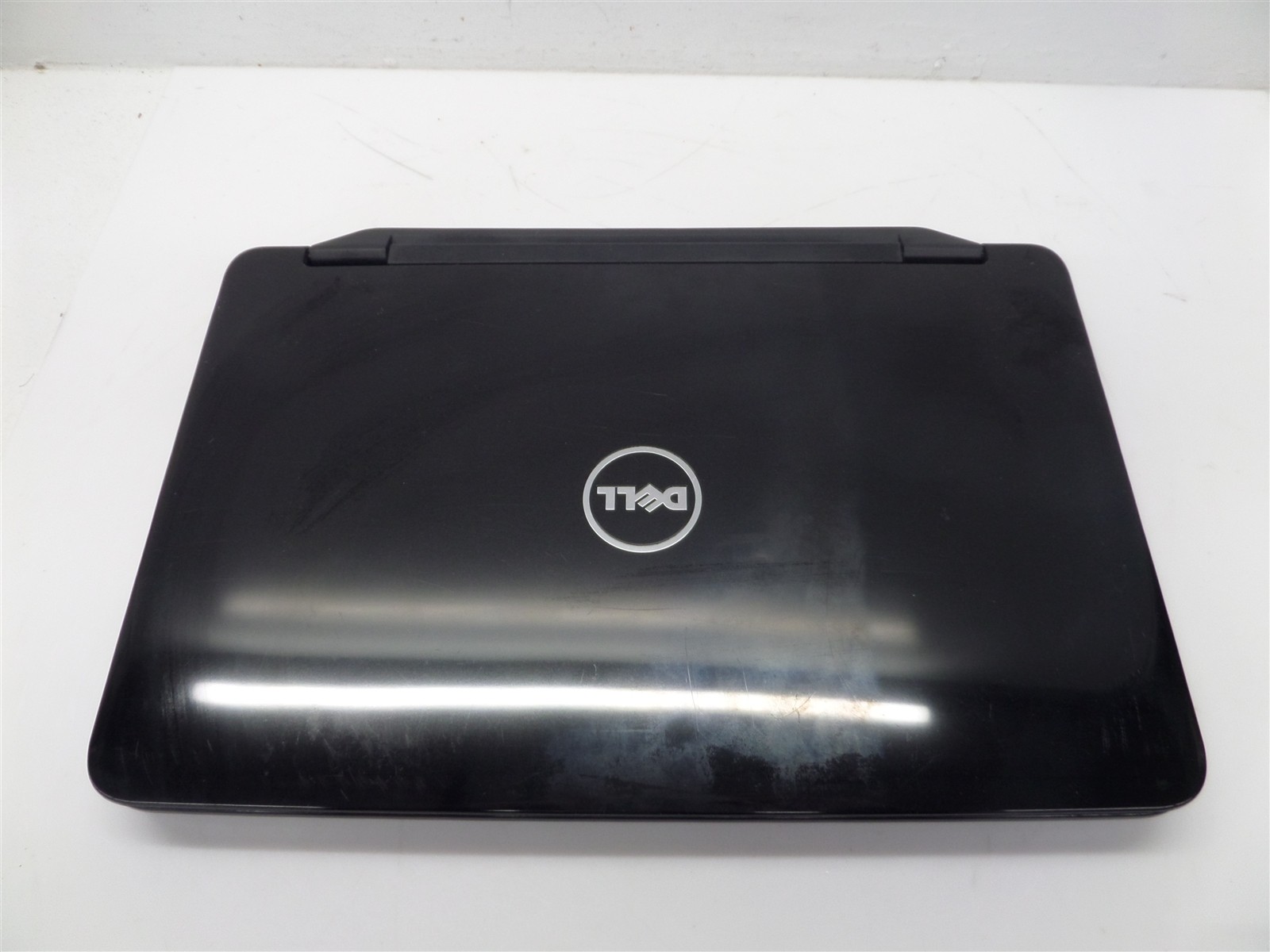 Dell Inspiron N5040 15.6″ Laptop w/ i3-M390 2.67GHz CPU 4GB RAM – No HDD/OS