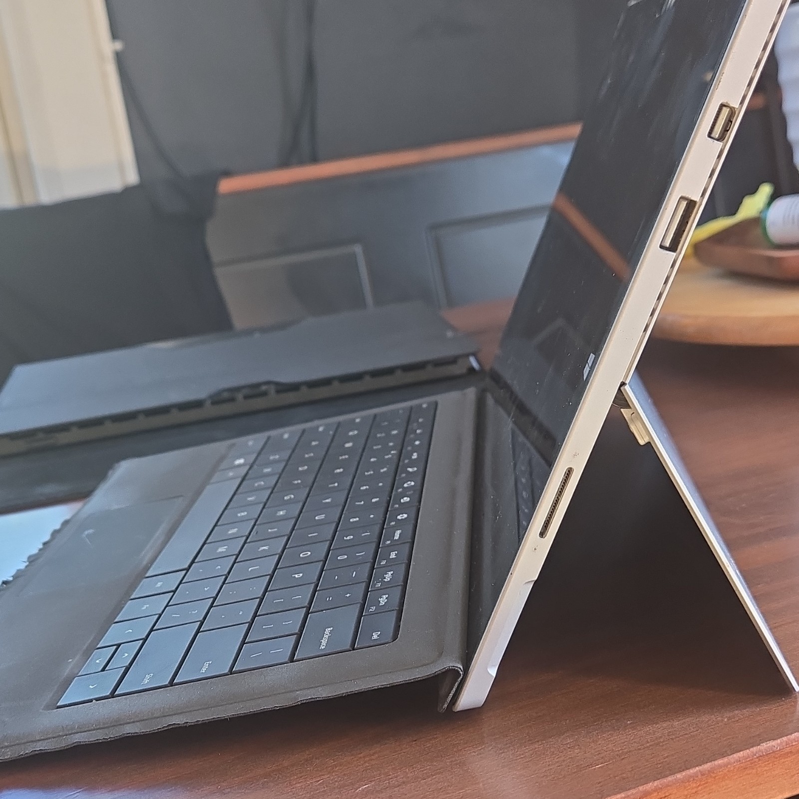 Microsoft Surface 128GB Windows 8 Pro Convertible w/ Keyboard Cover