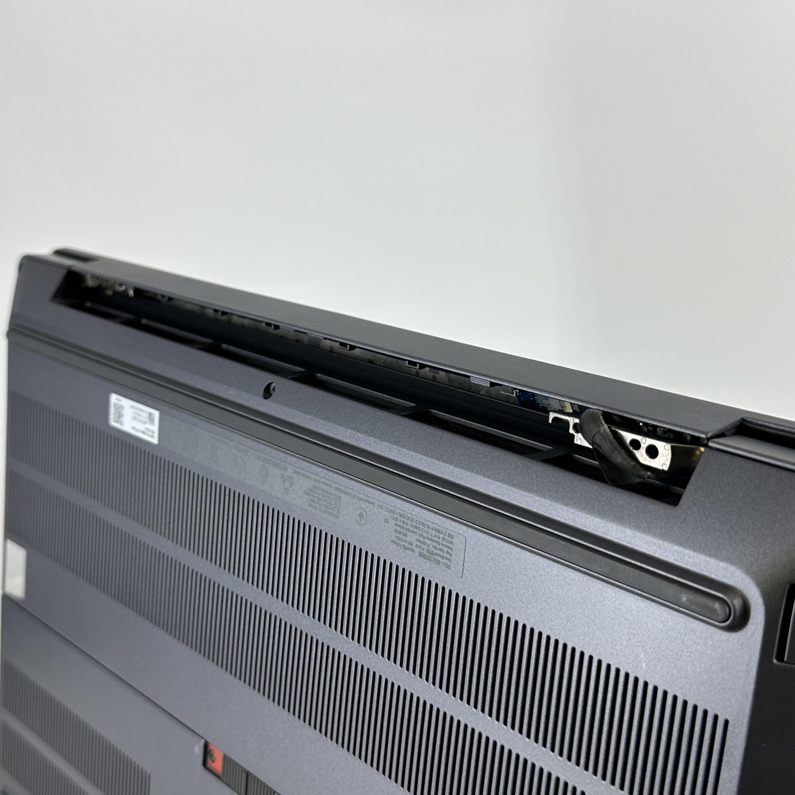 Dell Pro Max 16 Plus MB16250 FHD+ Ultra 9 285HX 64GB 2TB RTX PRO 2000 Blackwell