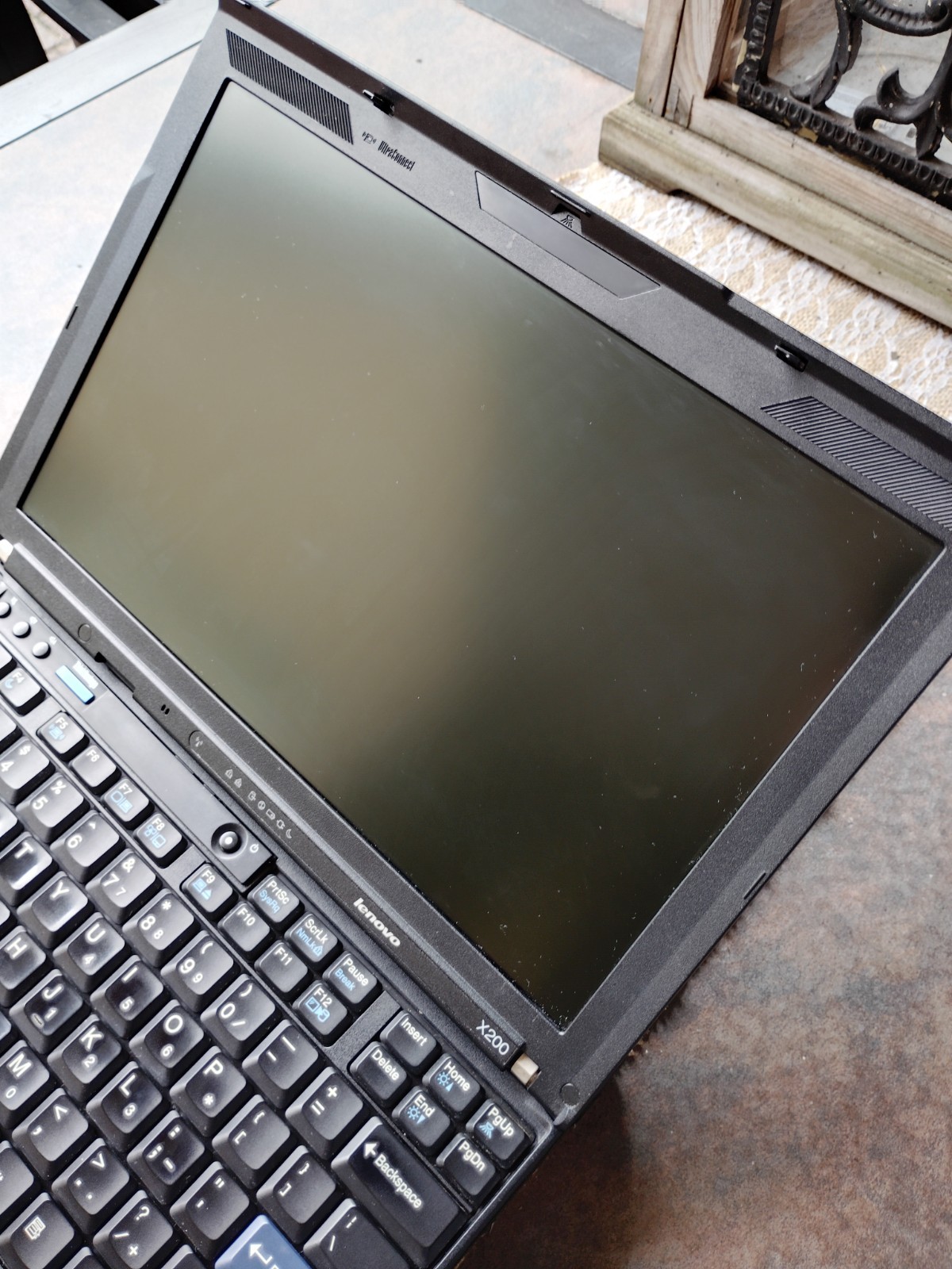 Lenovo ThinkPad X200 12.1in Read Description