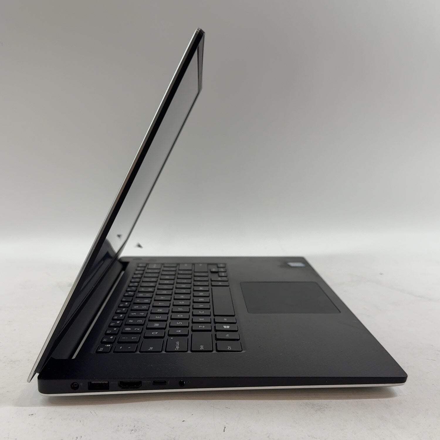 Dell XPS 15 7590 15.6″ i7- 9750H 2.6GHz 16GB RAM 256GB SSD GeForce GTX 1650