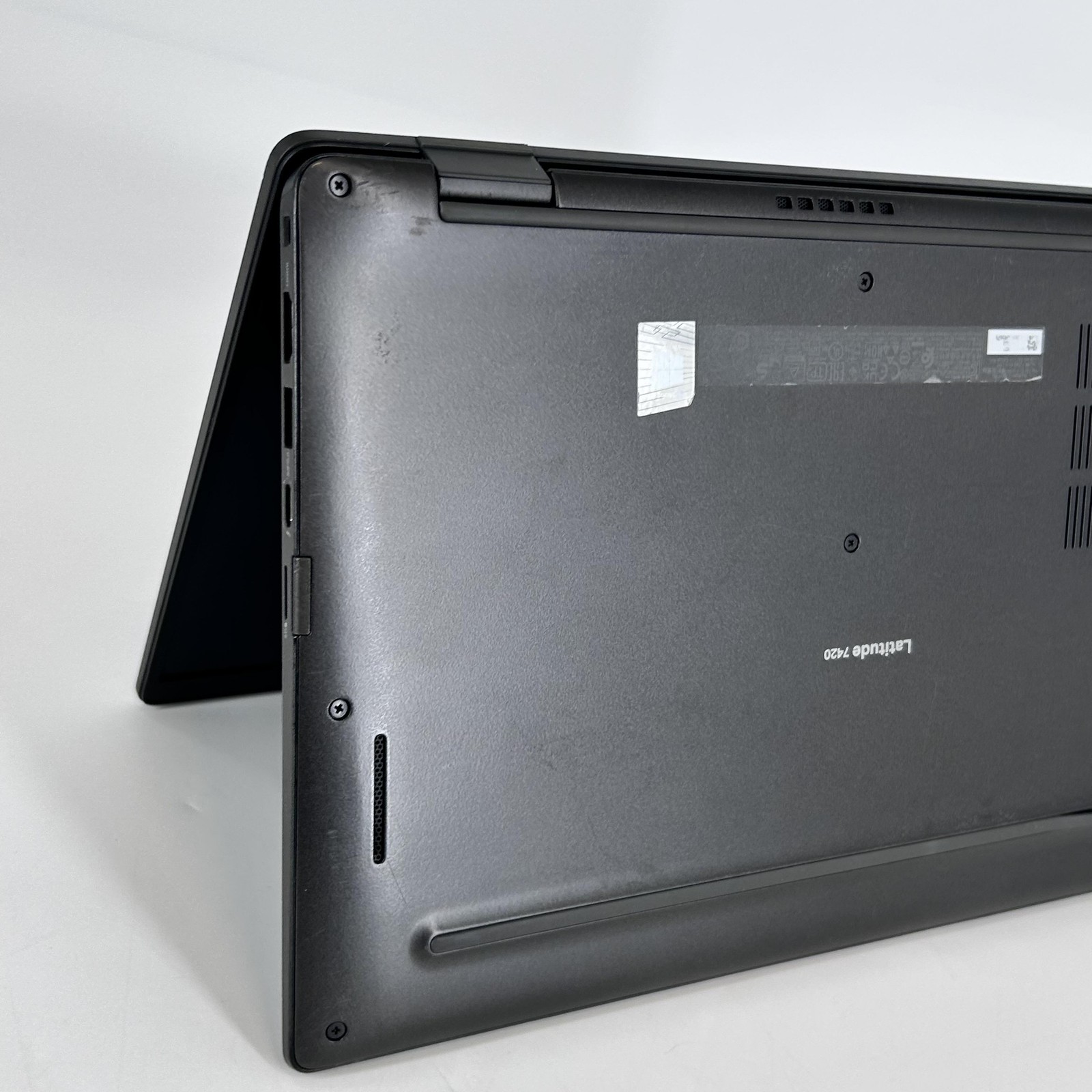 Dell Latitude 7420 14 Black FHD i7-1185G7 3.00GHz 16GB 256GB SSD Good-WHITE SPOT