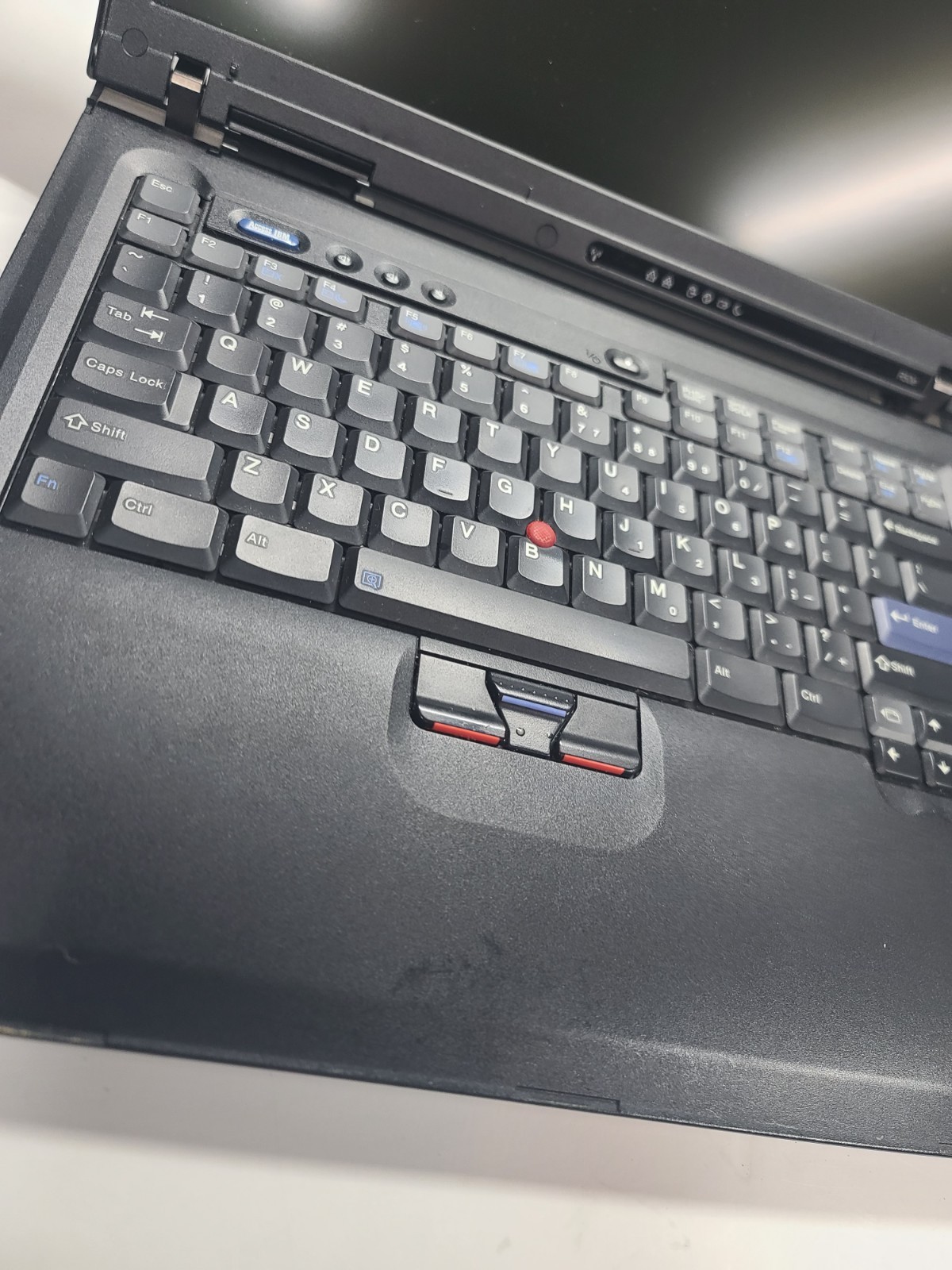 IBM ThinkPad R50e/ IBM ThinkPad I Series. No HARD-DRIVES. Untested