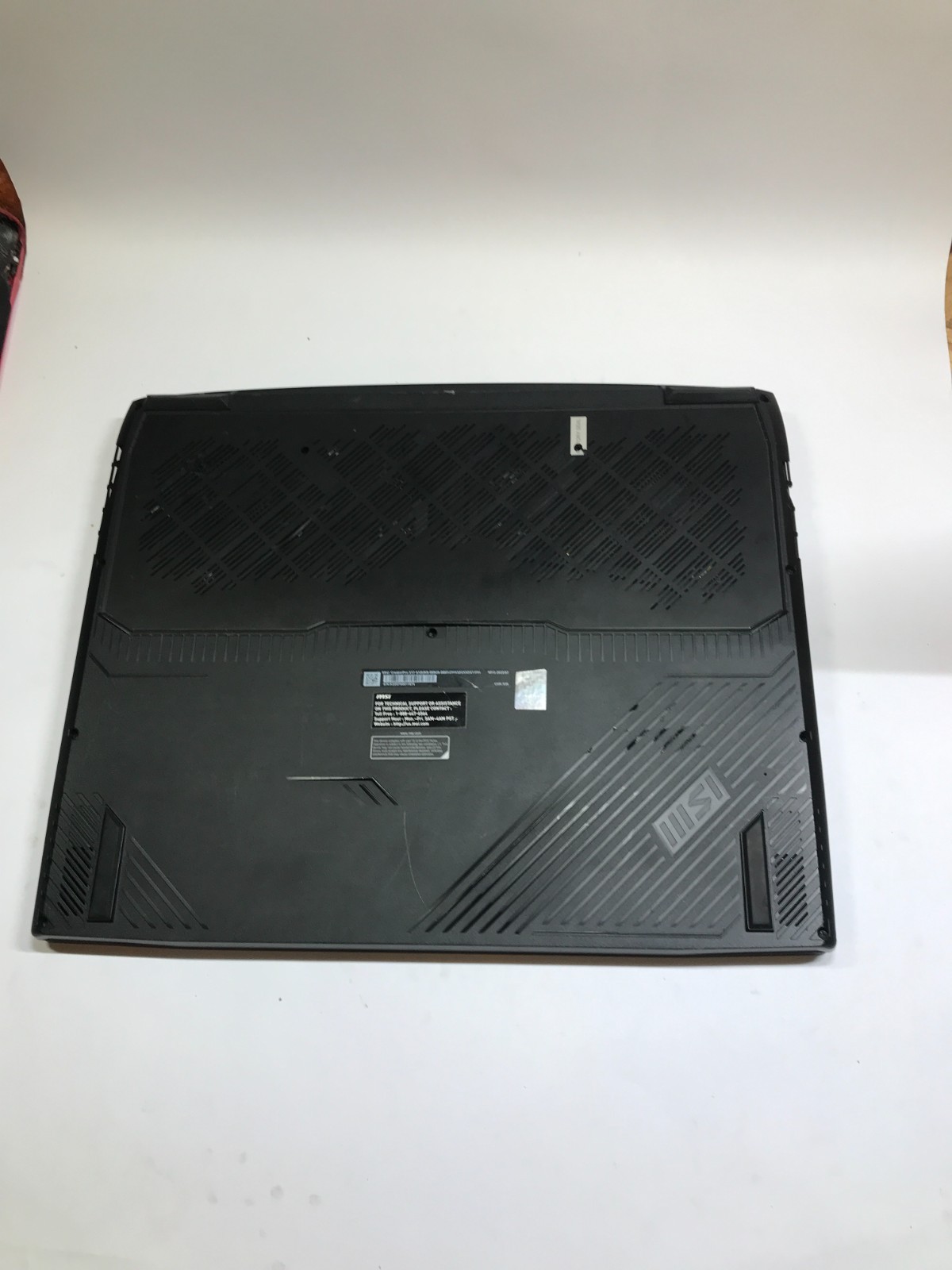 MSI CreatorPro X17 A12UKS-059US 17″ Intel i9-12900HX NO RAM RTX A3000 For Parts