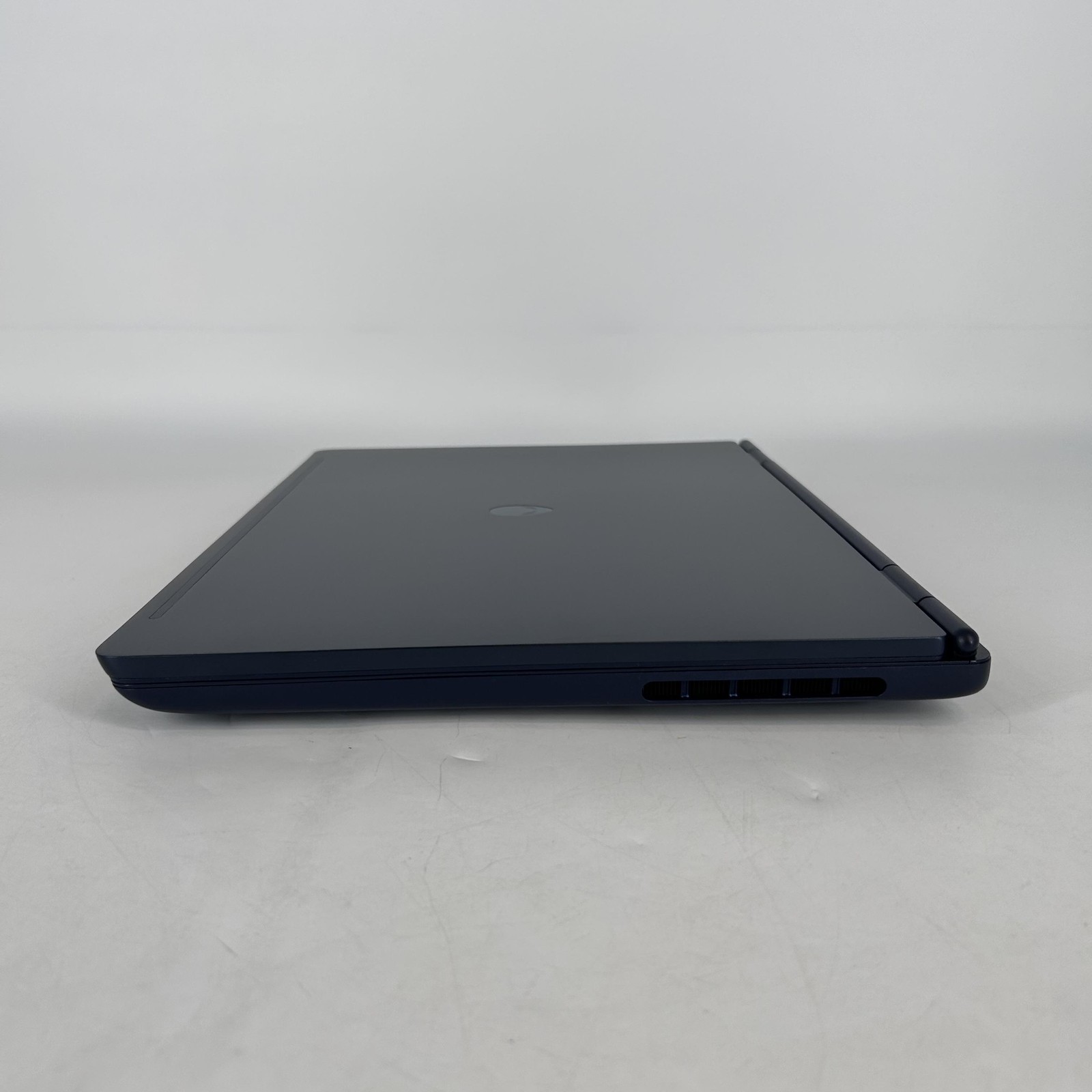 Dell Alienware 16 Aurora 120Hz QHD+ 2.5 GHz 7 240H 32GB 1TB RTX 5050 BENT FRAME