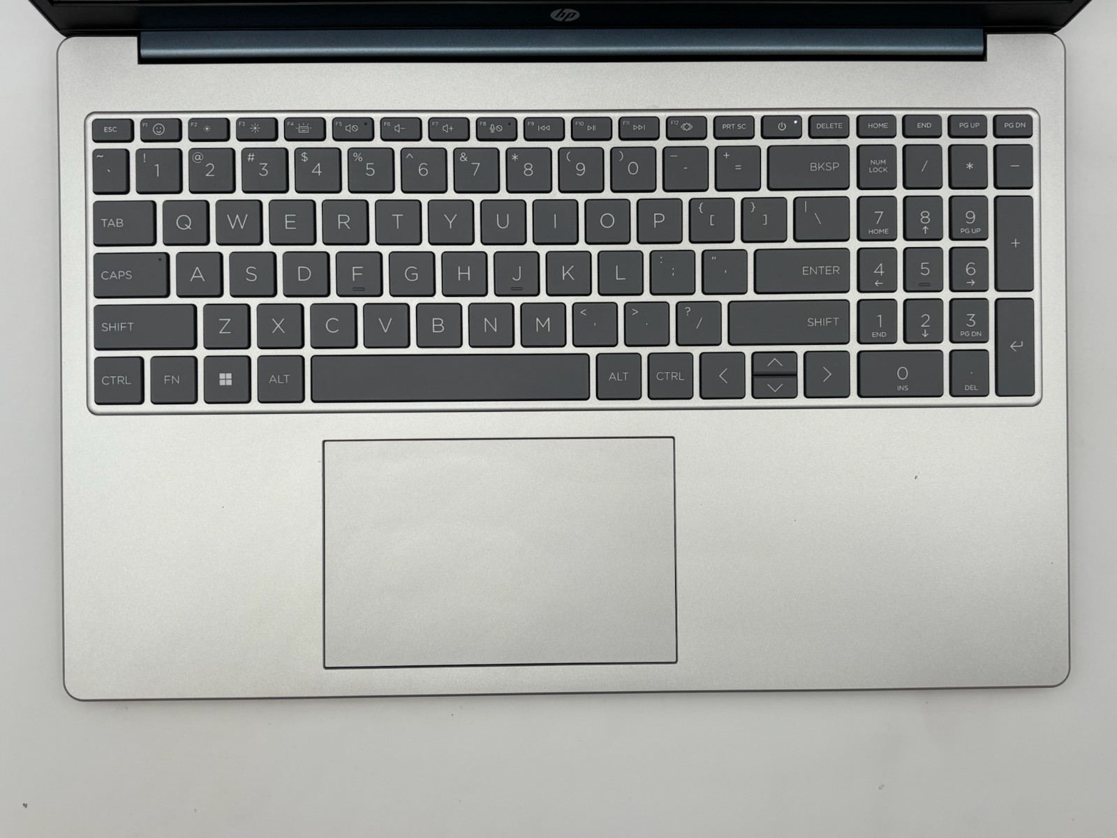 “HP Laptop 15-fd0082wm 15.6″” 128 GB SSD 4GB RAM Intel N200 (EBAY)”