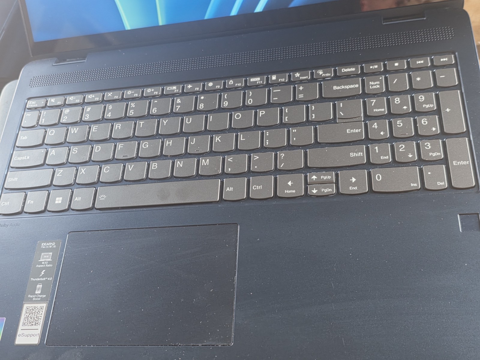 Lenovo IdeaPad Flex 5 2n1 16IRU8 16″ (512GB SSD, Intel Core i7 13th Gen., Nice